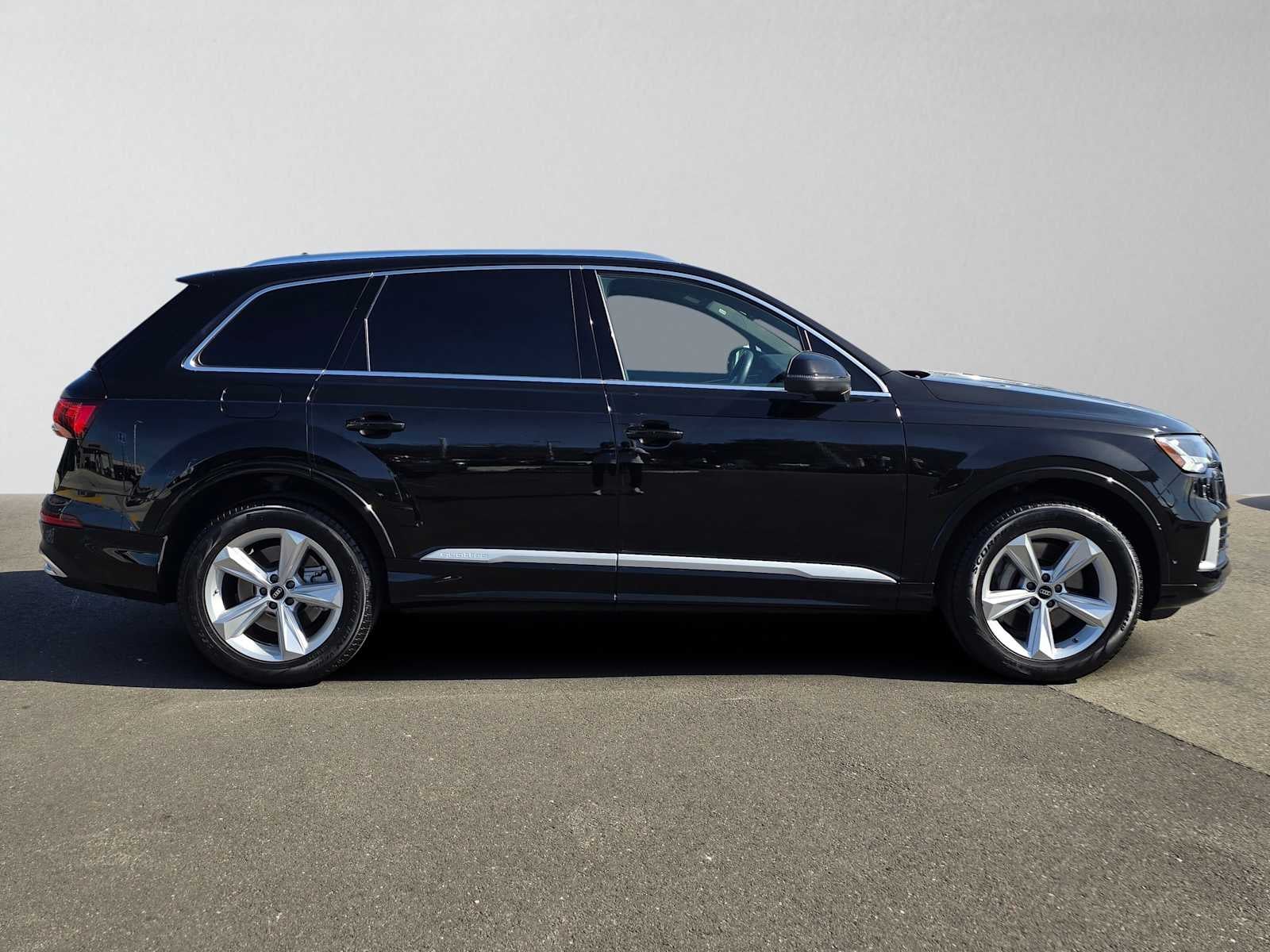 2023 Audi Q7 Premium Plus