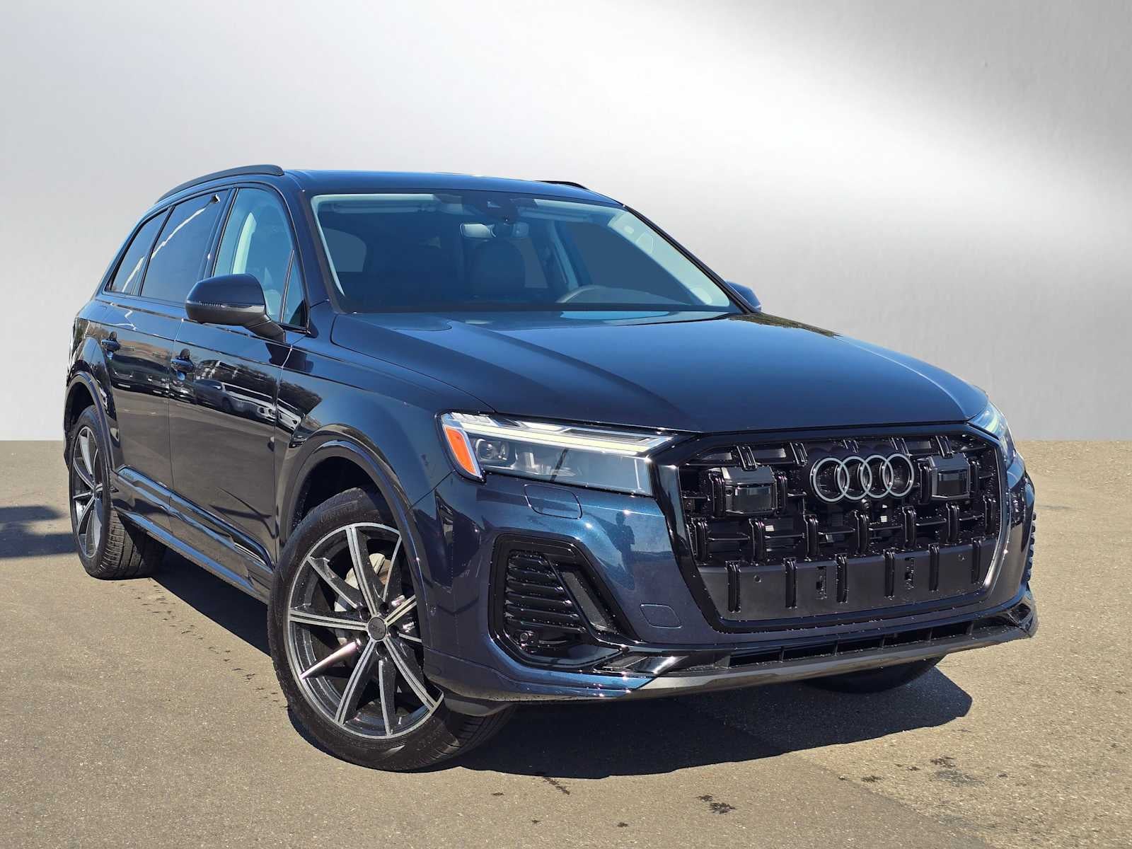 2026 Audi Q7 Premium Plus