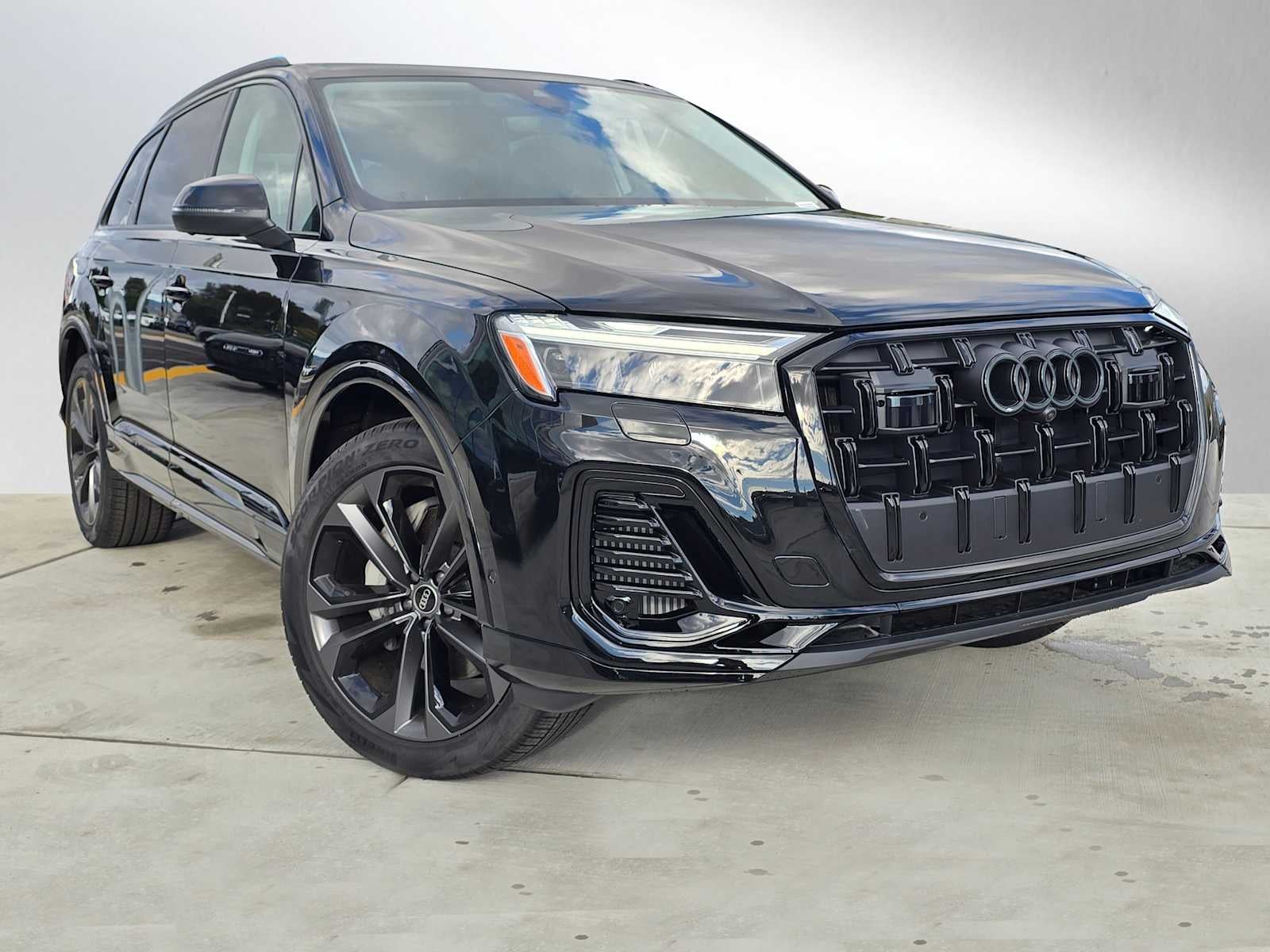 2025 Audi Q7 Premium Plus