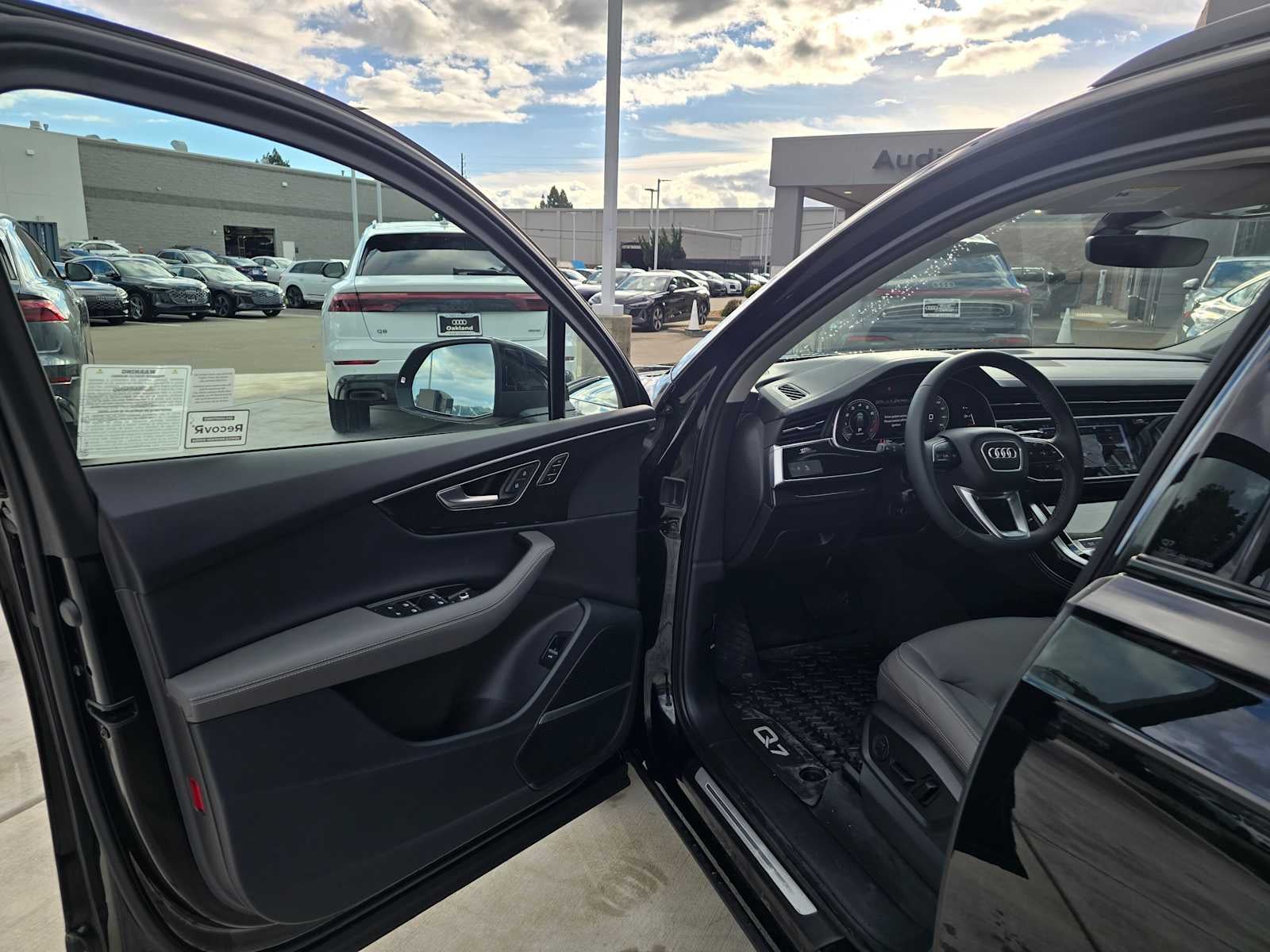 2025 Audi Q7 Premium Plus