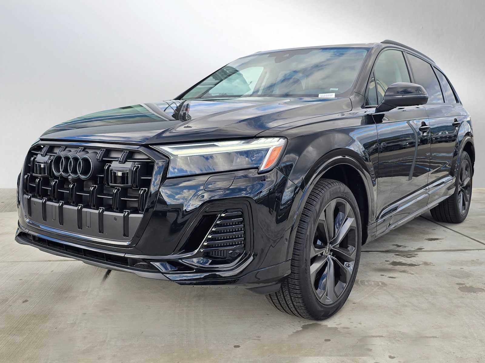 2025 Audi Q7 Premium Plus