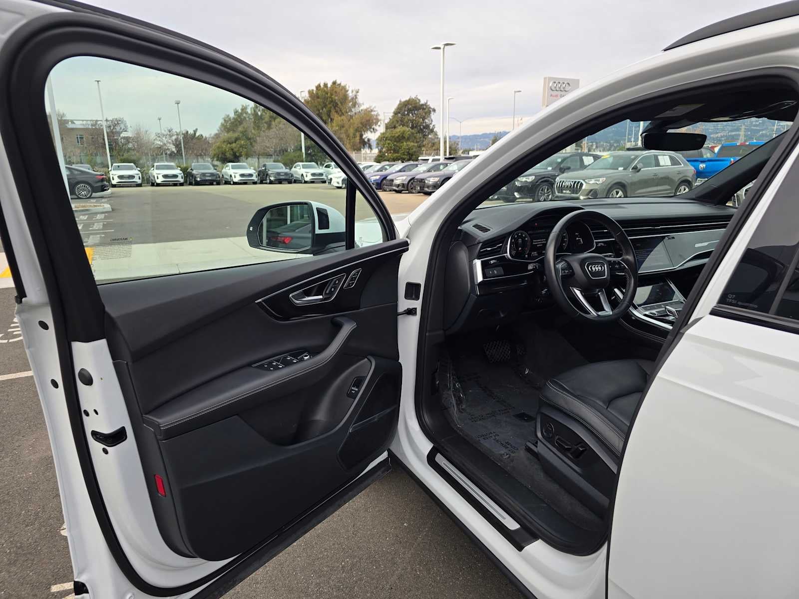 2025 Audi Q7 Premium Plus