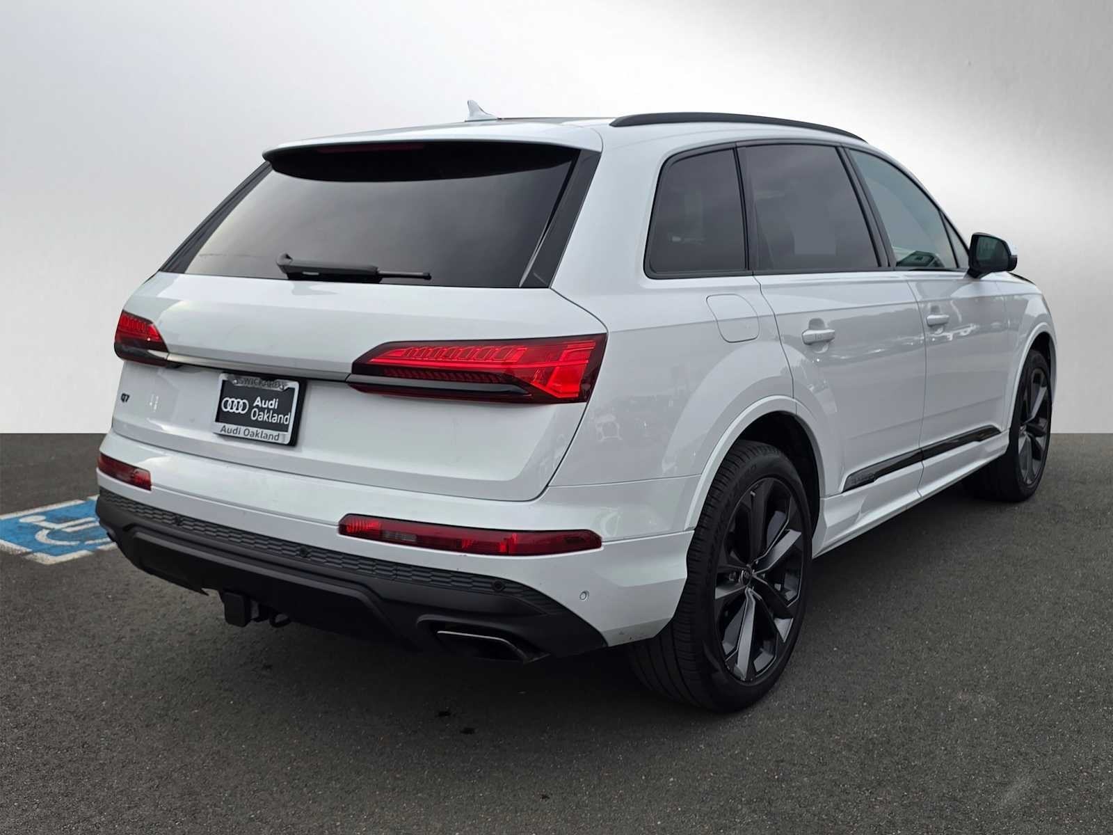 2025 Audi Q7 Premium Plus