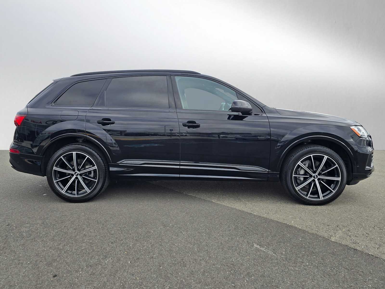 2021 Audi Q7 Premium Plus