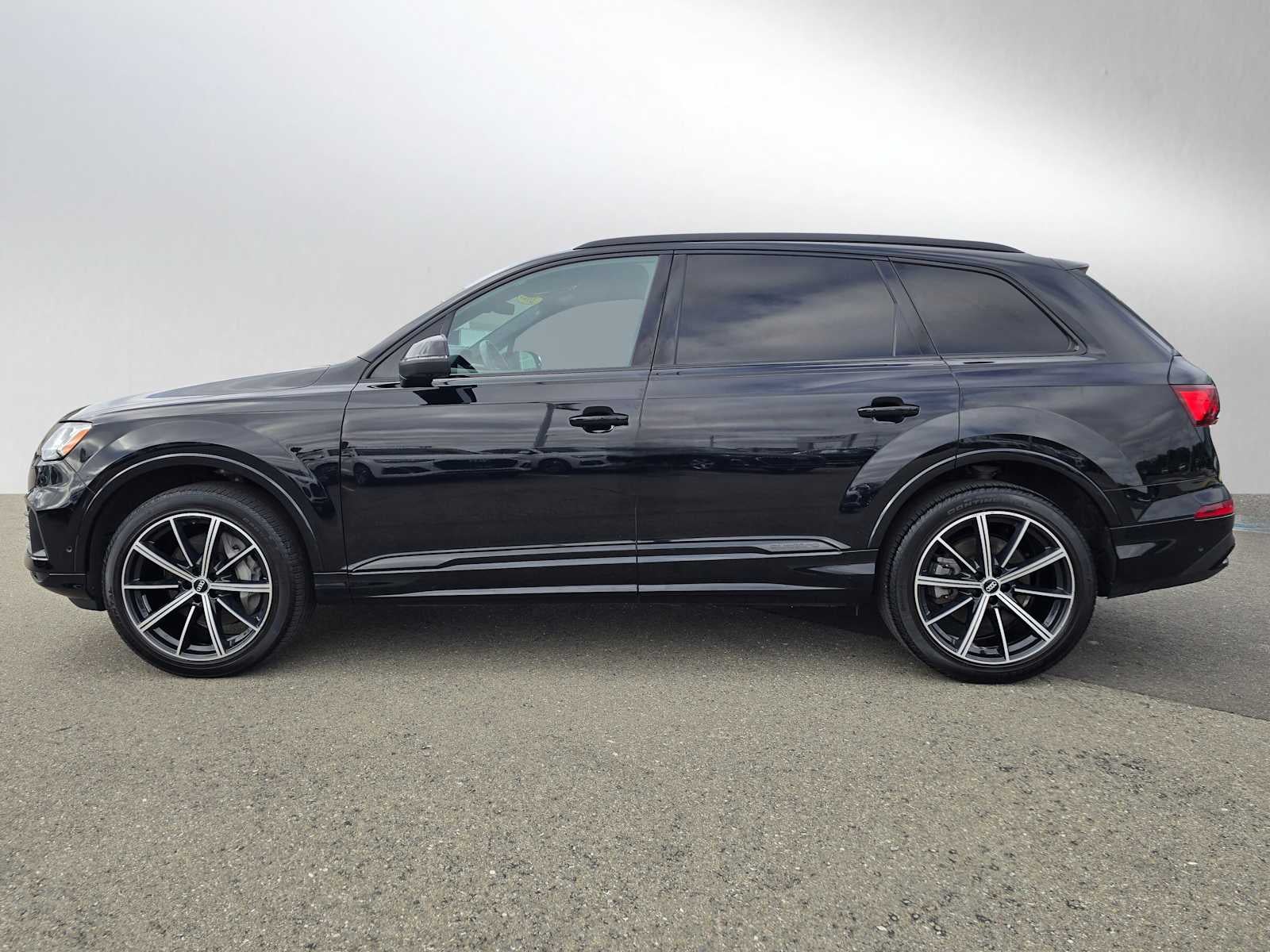 2021 Audi Q7 Premium Plus