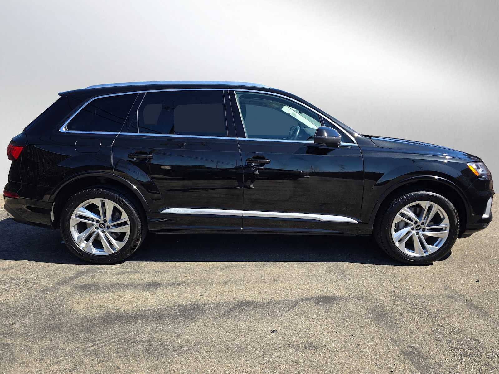 2023 Audi Q7 Premium Plus