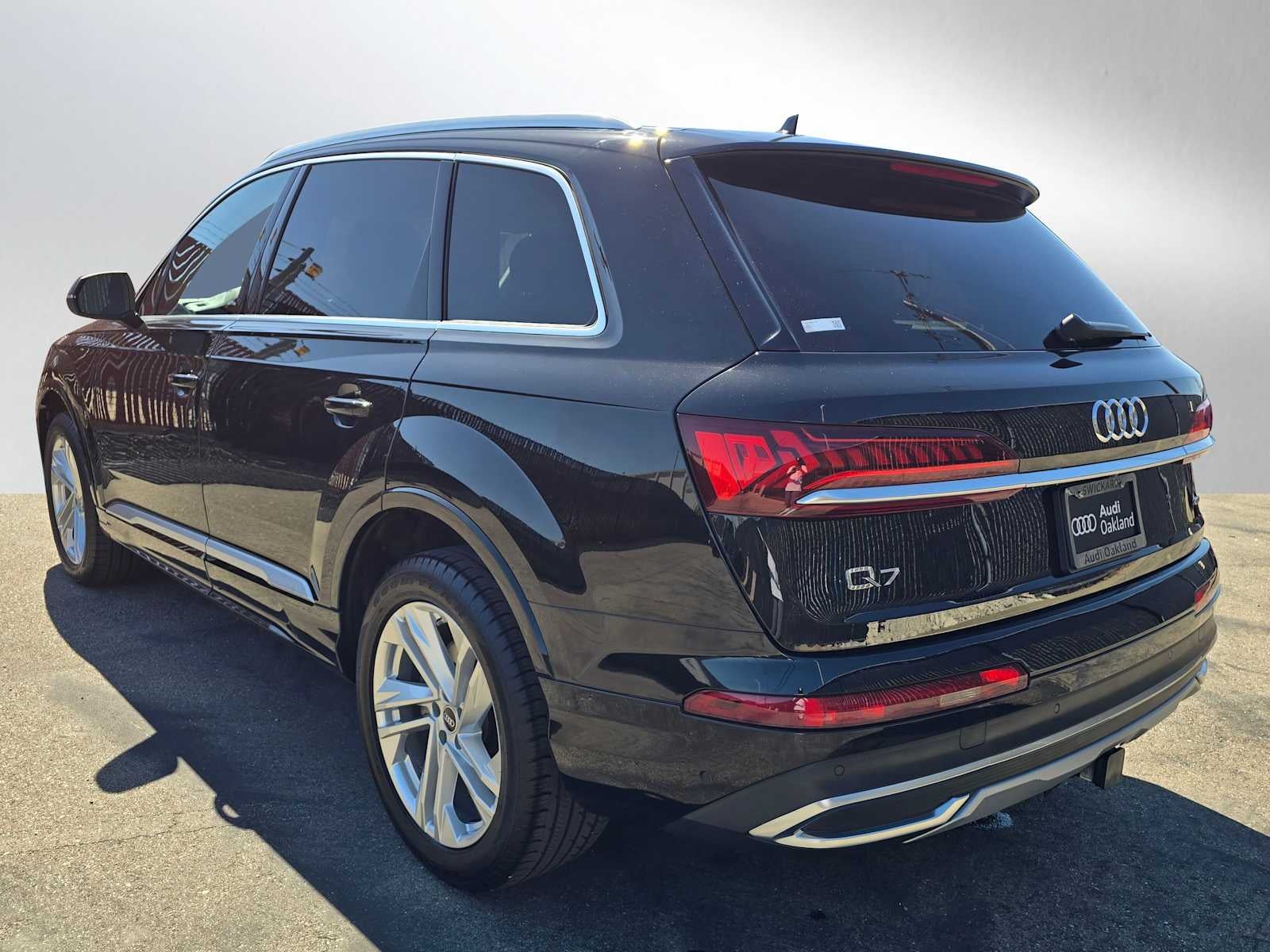 2023 Audi Q7 Premium Plus