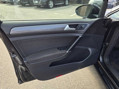 2017 Volkswagen e-Golf SE