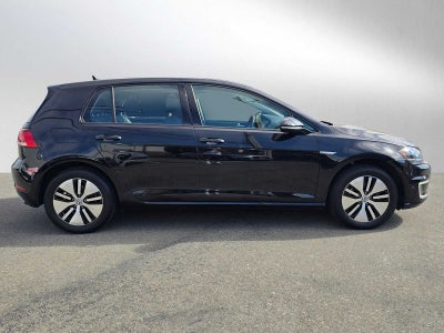 2017 Volkswagen e-Golf SE