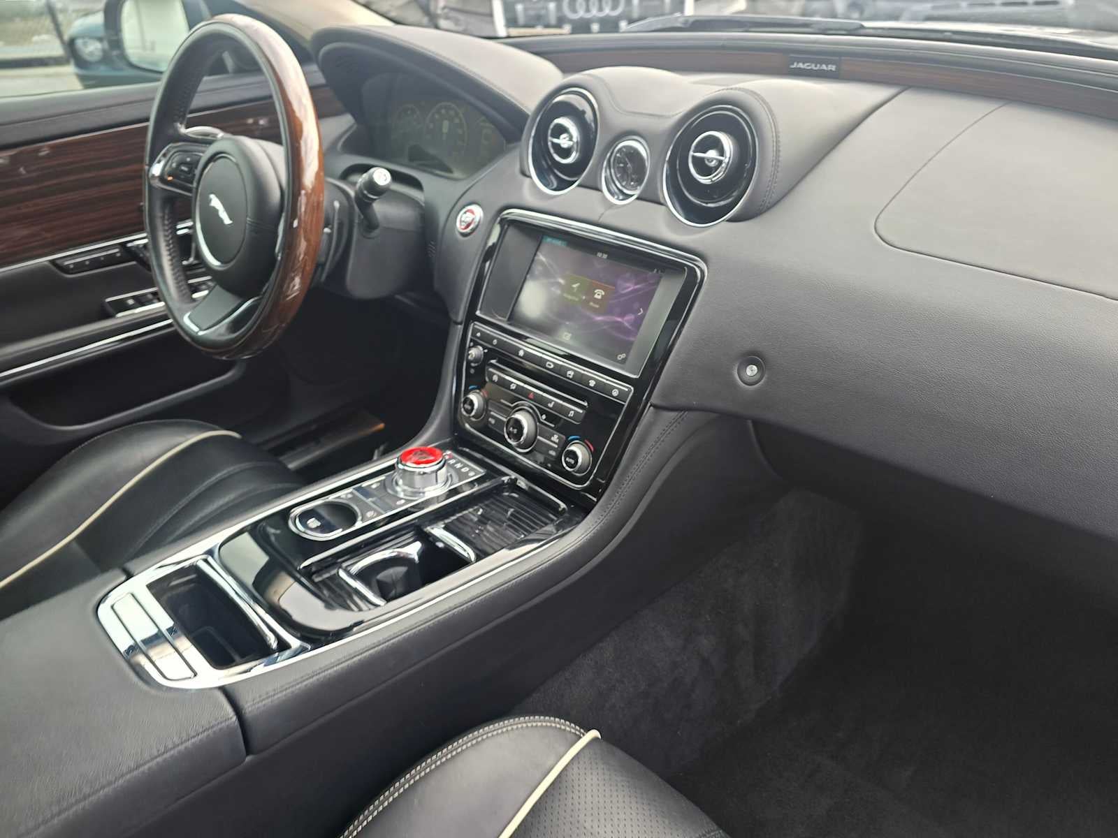 2017 Jaguar XJ XJ R-Sport