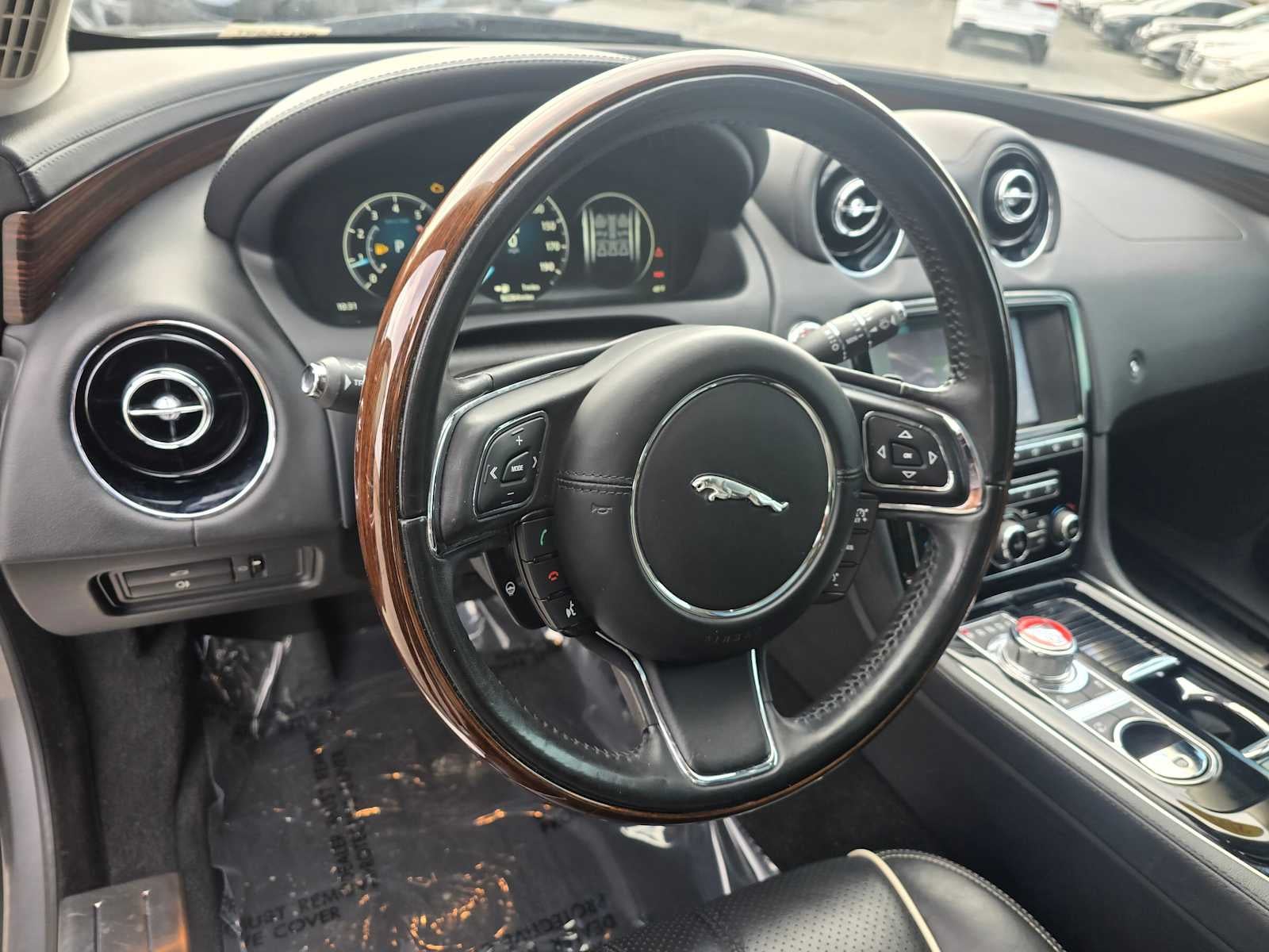 2017 Jaguar XJ XJ R-Sport