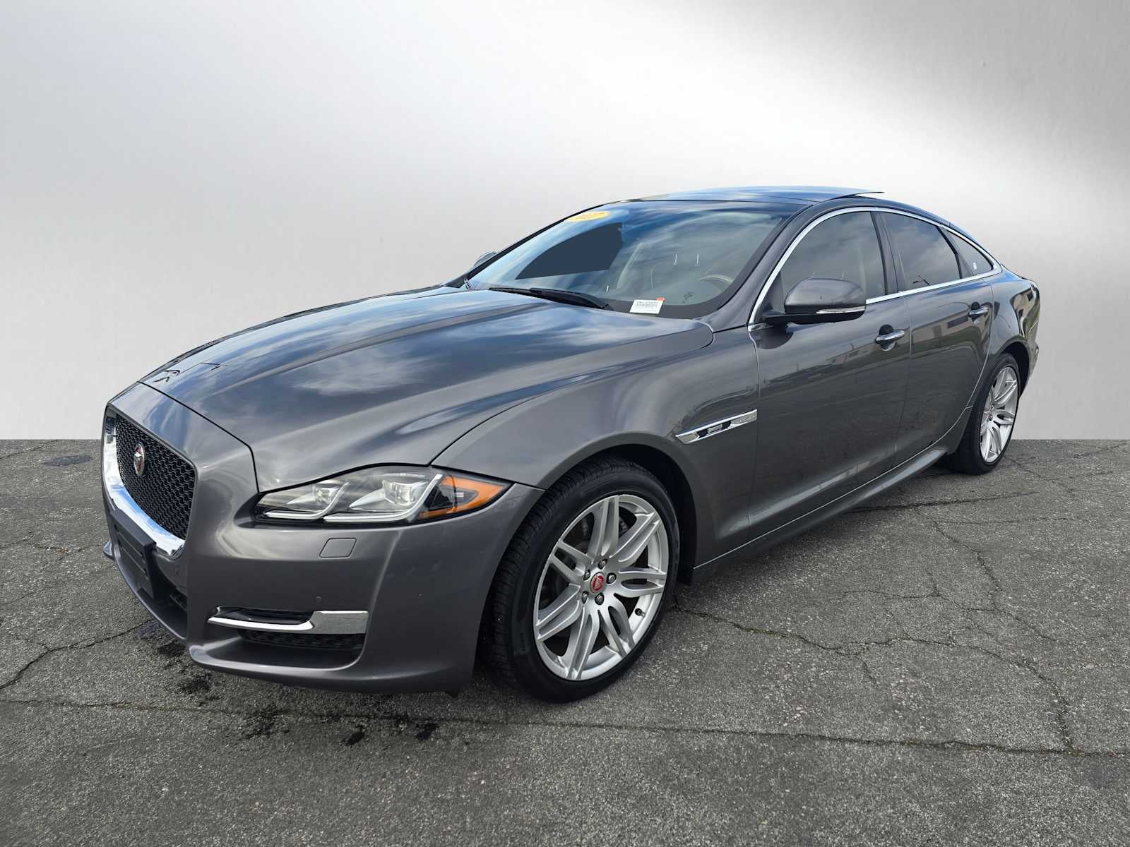 2017 Jaguar XJ XJ R-Sport