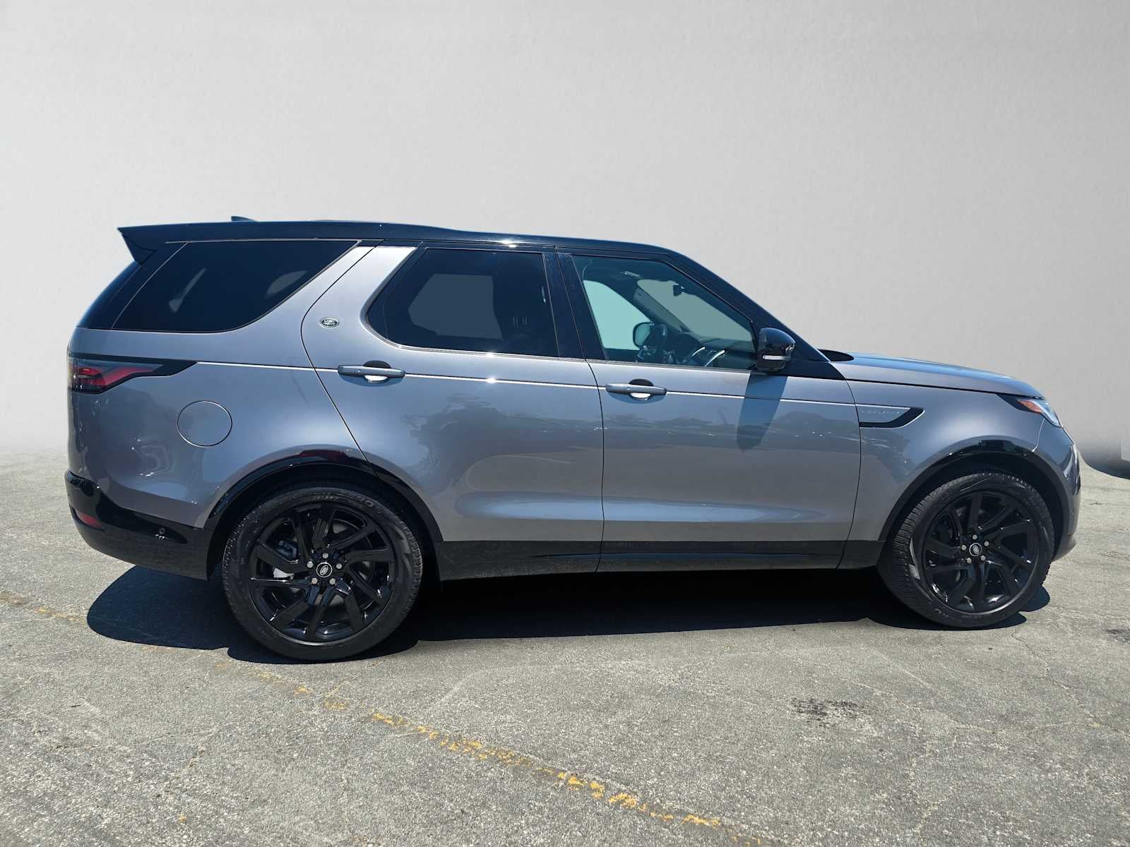 2025 Land Rover Discovery Dynamic SE