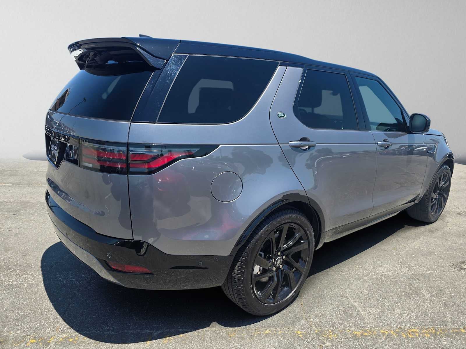 2025 Land Rover Discovery Dynamic SE
