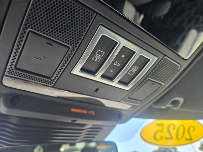 2025 Land Rover Discovery Dynamic SE