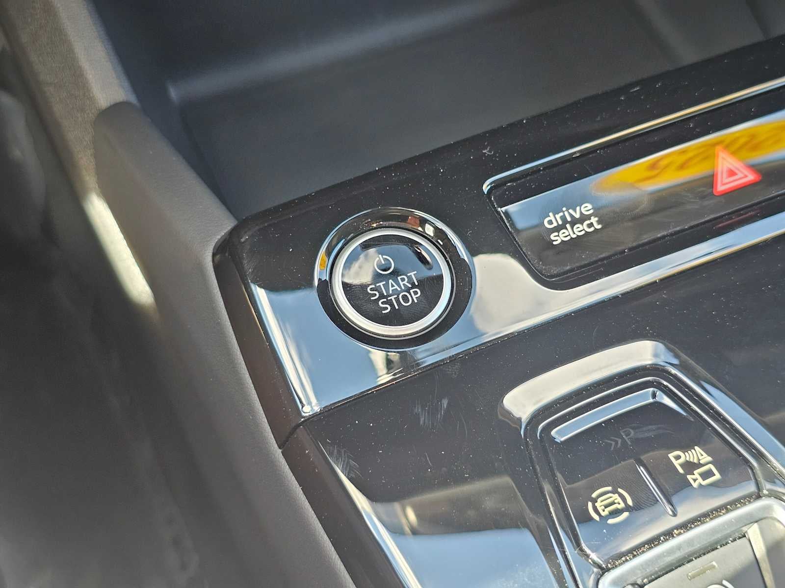 2025 Audi Q6 e-tron Premium