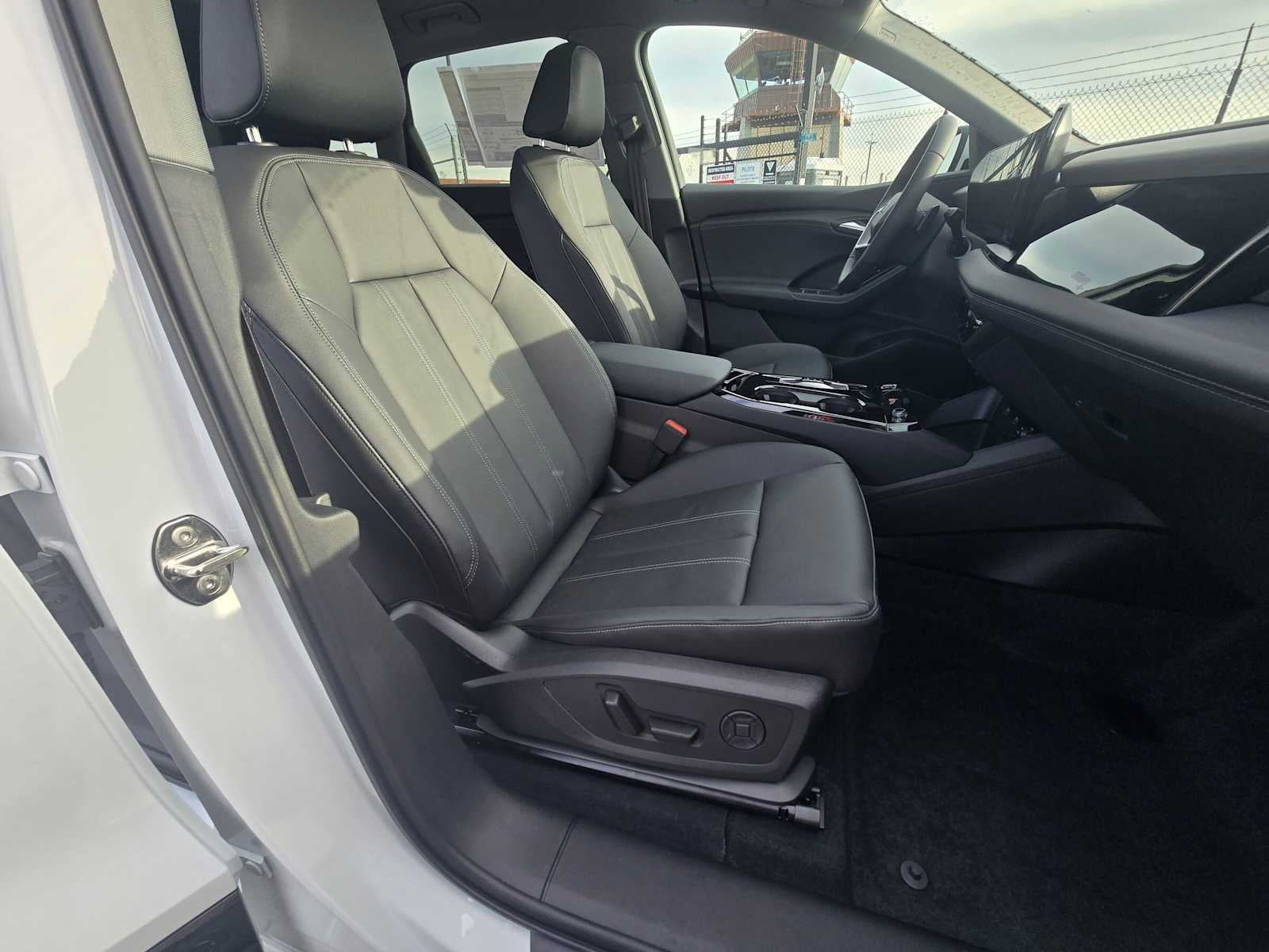 2025 Audi Q6 e-tron Premium