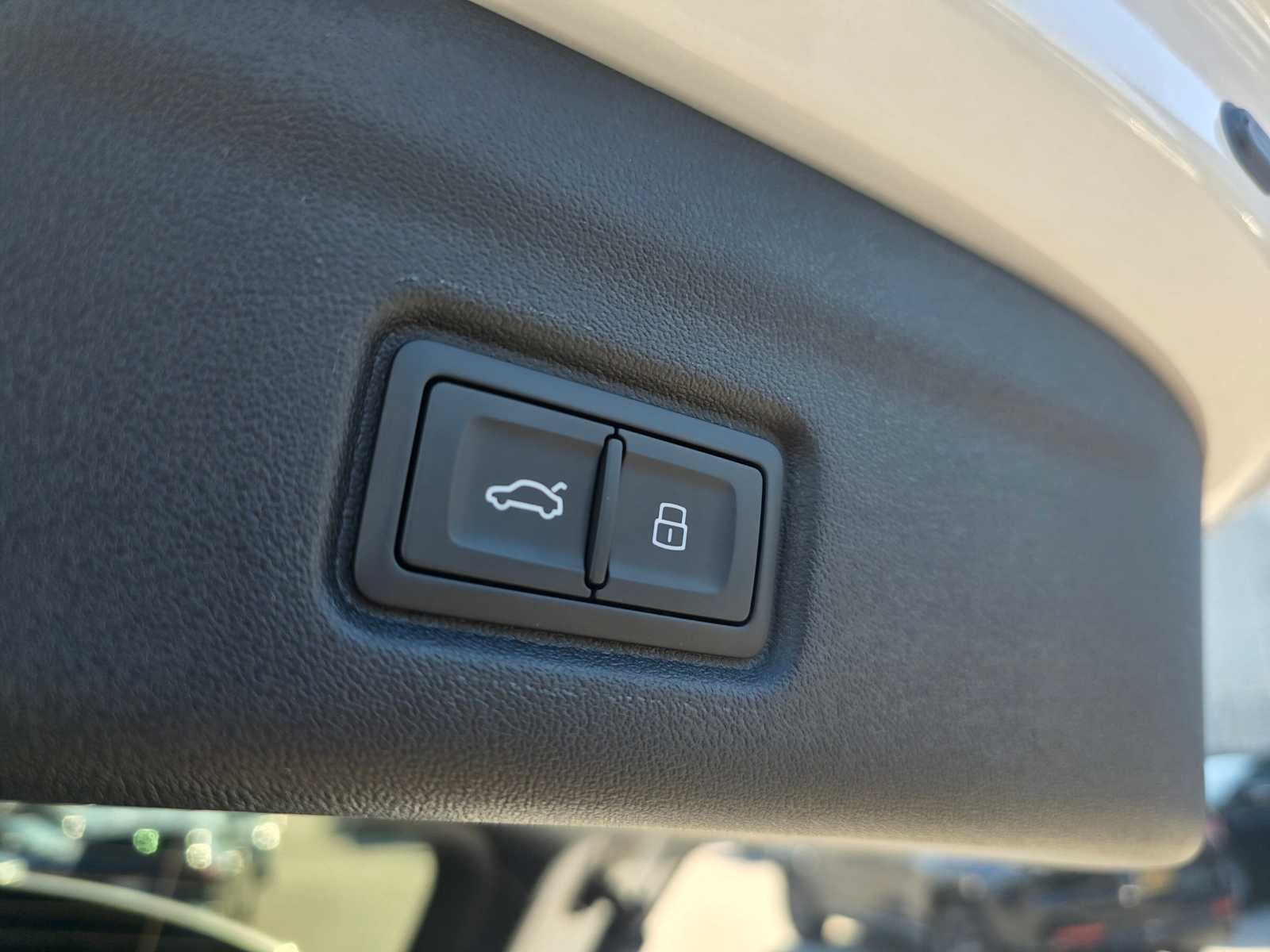 2025 Audi Q6 e-tron Premium