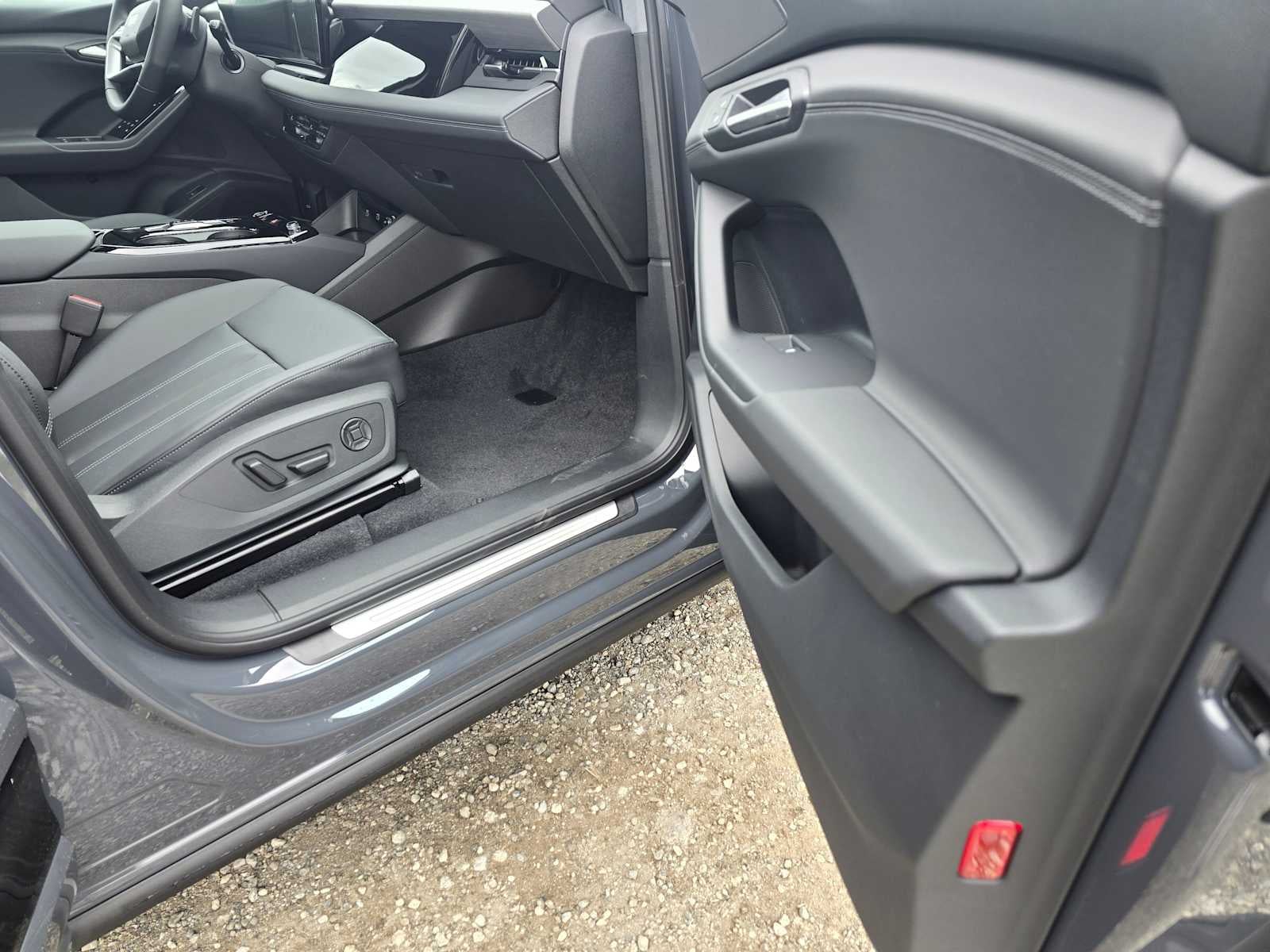 2025 Audi Q6 e-tron Premium