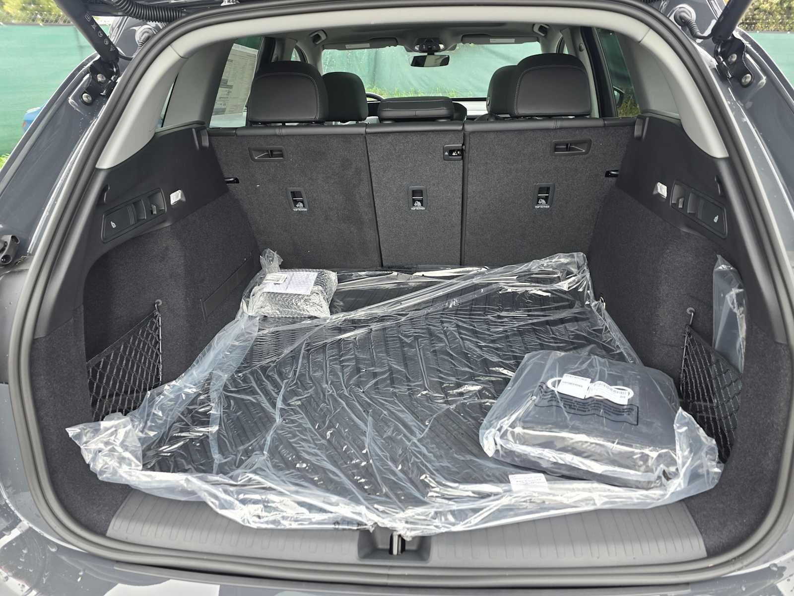 2025 Audi Q6 e-tron Premium