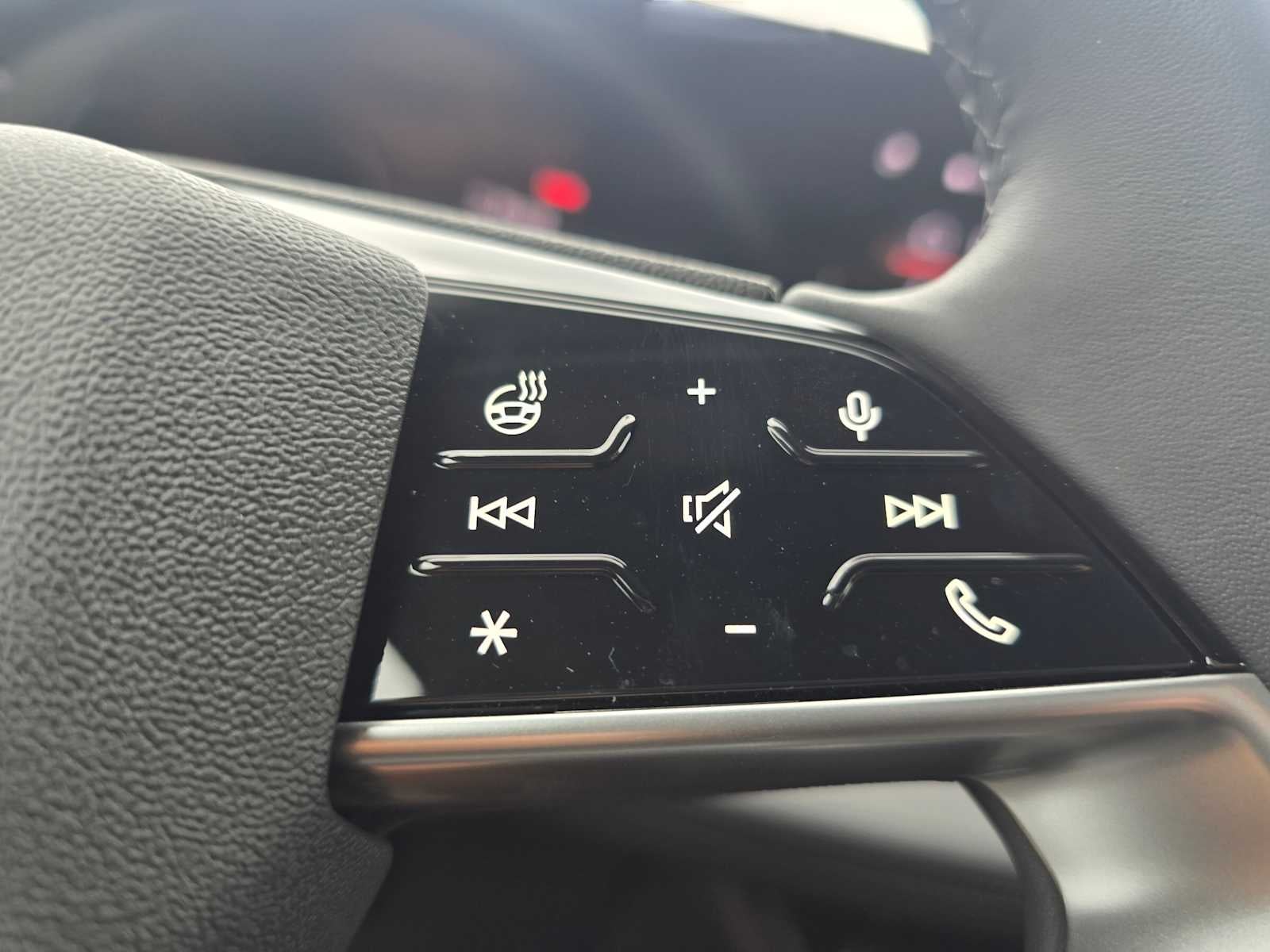 2025 Audi Q6 e-tron Premium