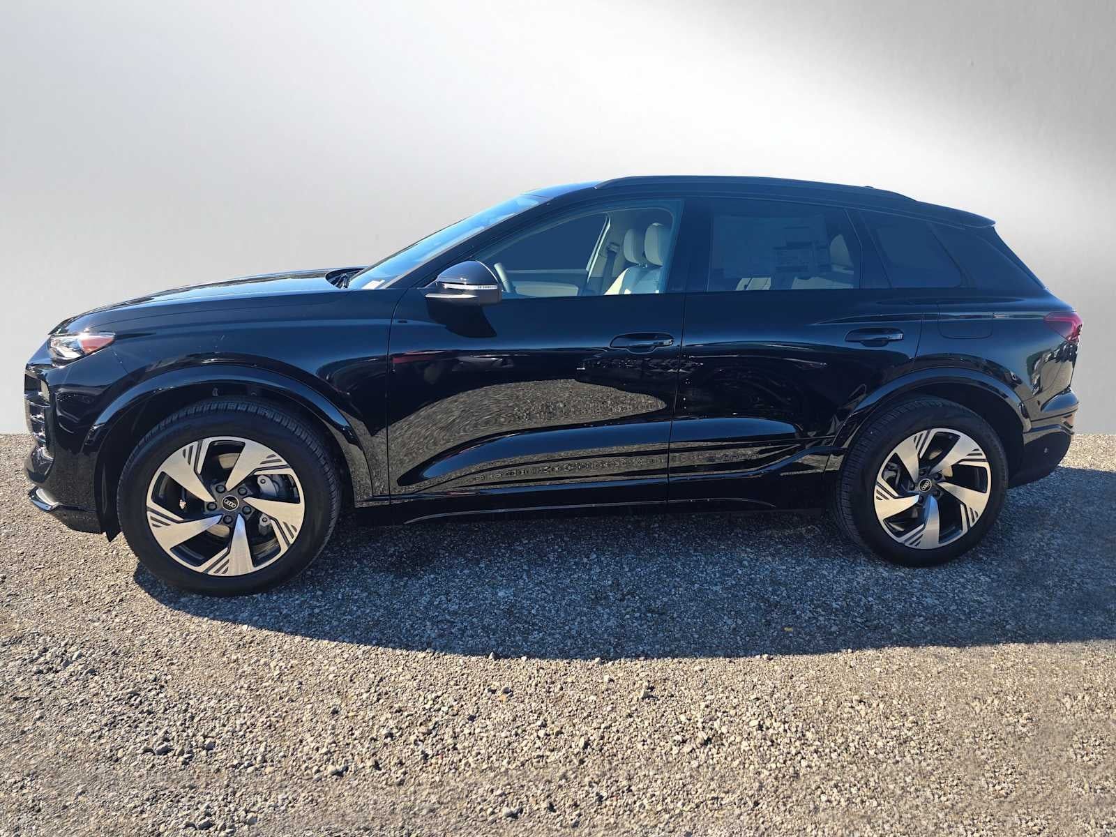 2025 Audi Q6 e-tron Premium