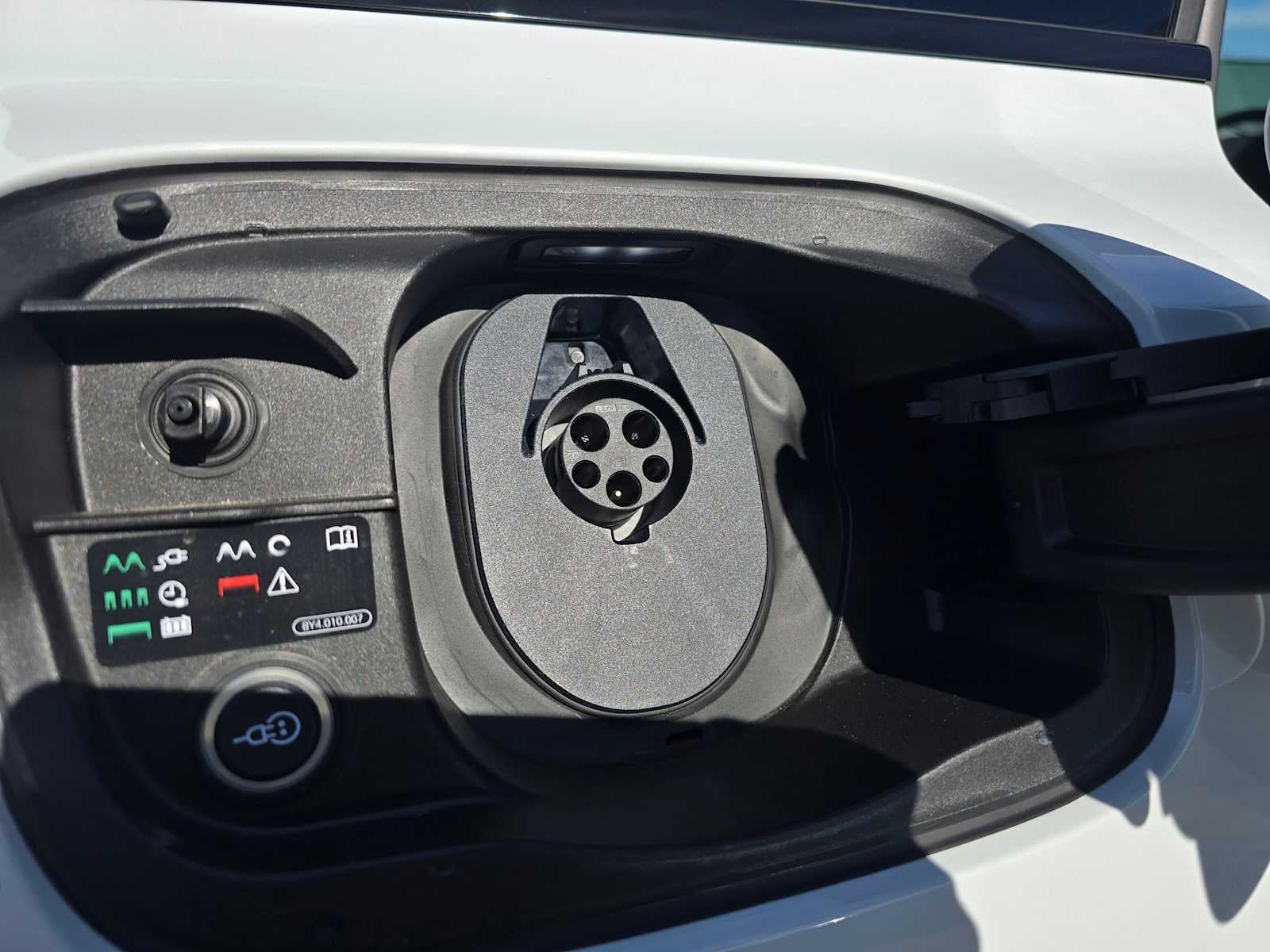 2025 Audi Q6 e-tron Premium