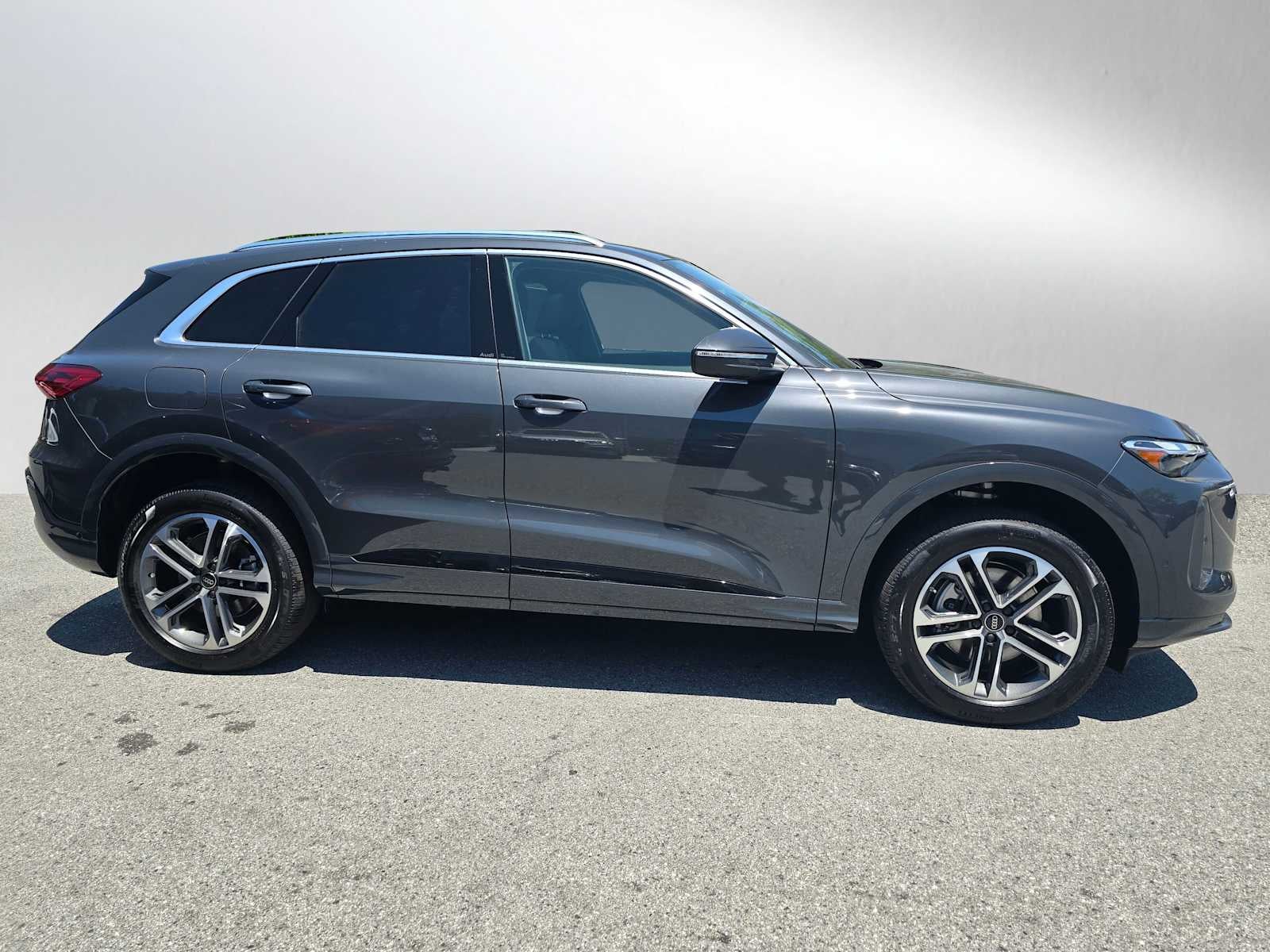 2025 Audi Q5 Premium