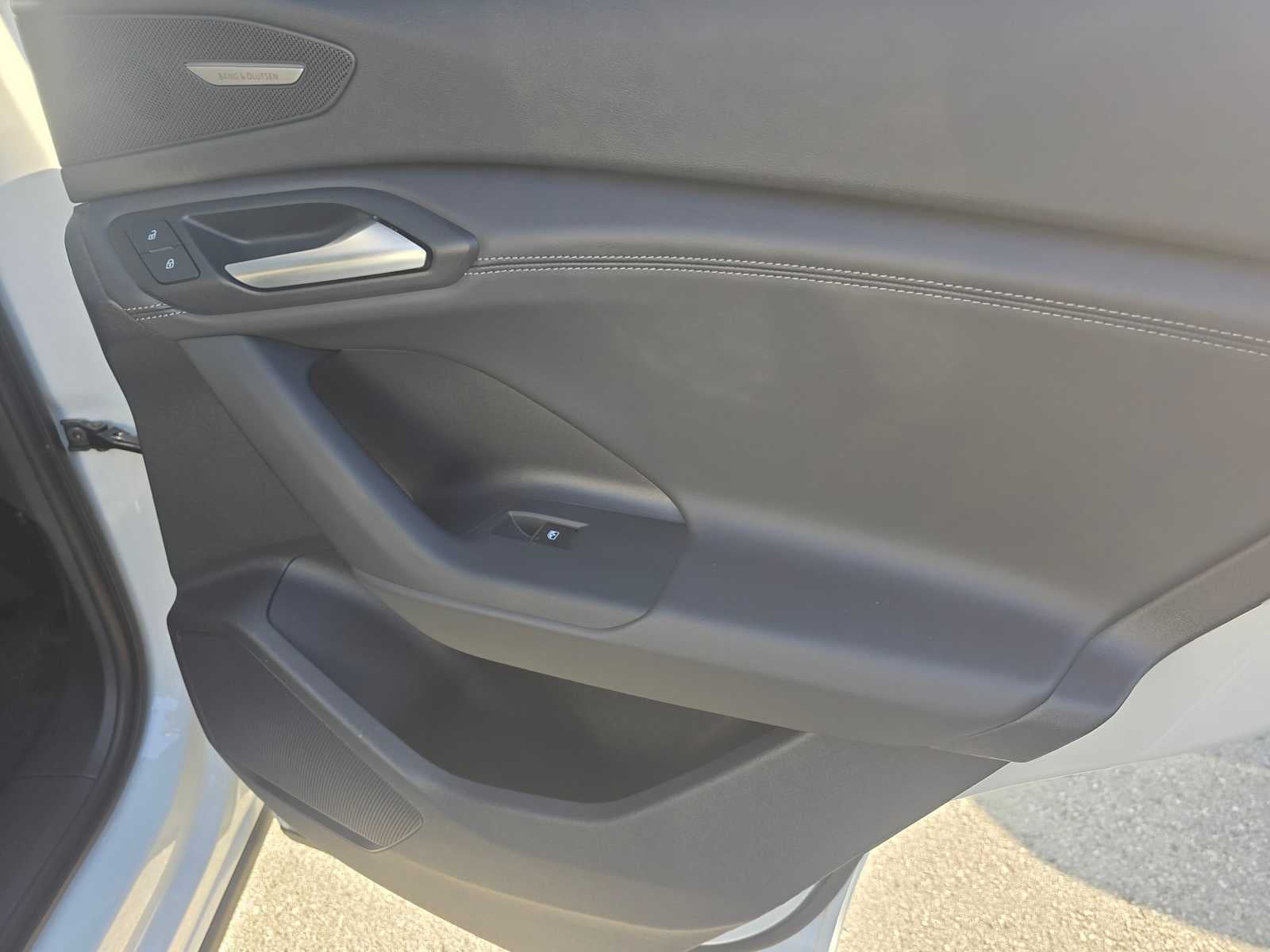 2025 Audi Q6 e-tron Premium Plus