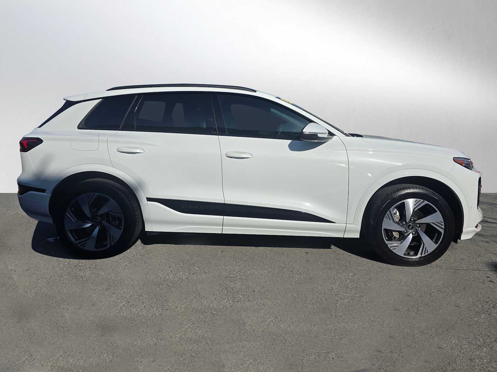 2025 Audi Q6 e-tron Premium Plus