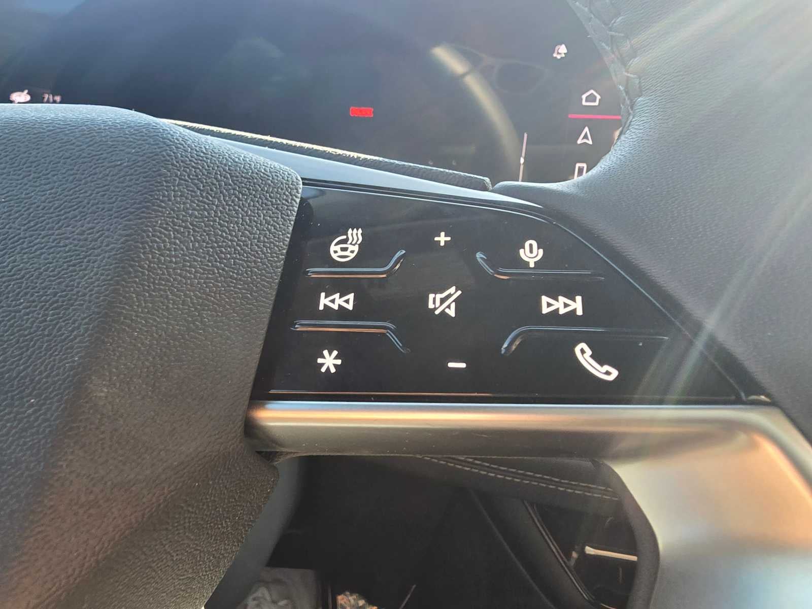 2025 Audi Q6 e-tron Premium Plus