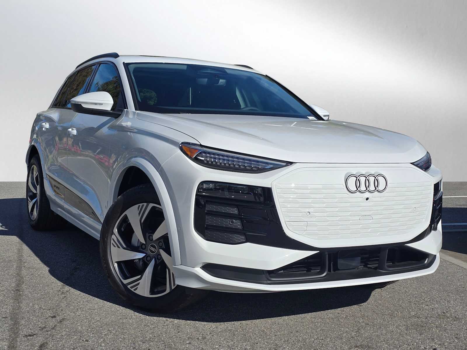 2025 Audi Q6 e-tron Premium Plus