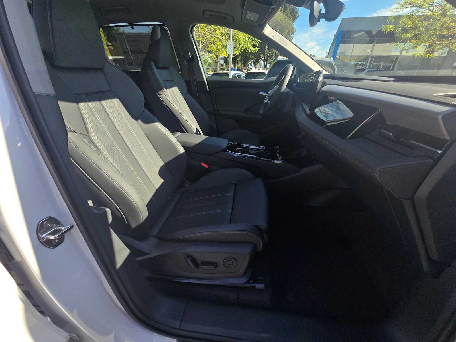 2025 Audi Q6 e-tron Premium Plus