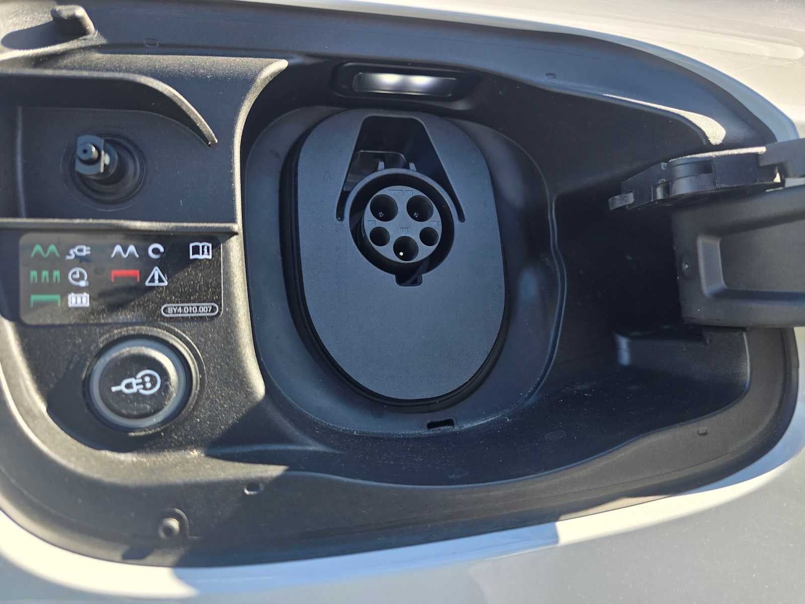 2025 Audi Q6 e-tron Premium Plus