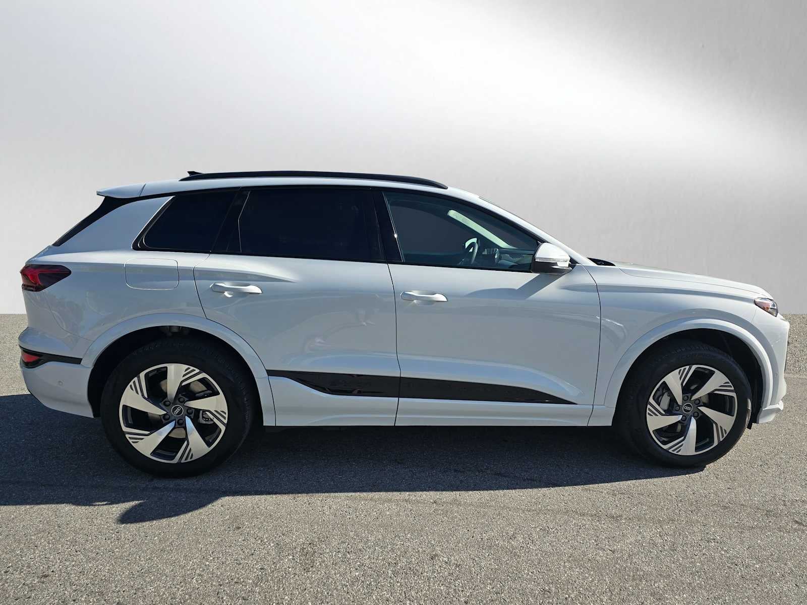 2025 Audi Q6 e-tron Premium Plus