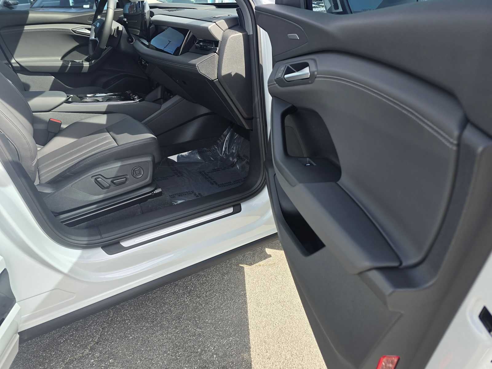 2025 Audi Q6 e-tron Premium Plus