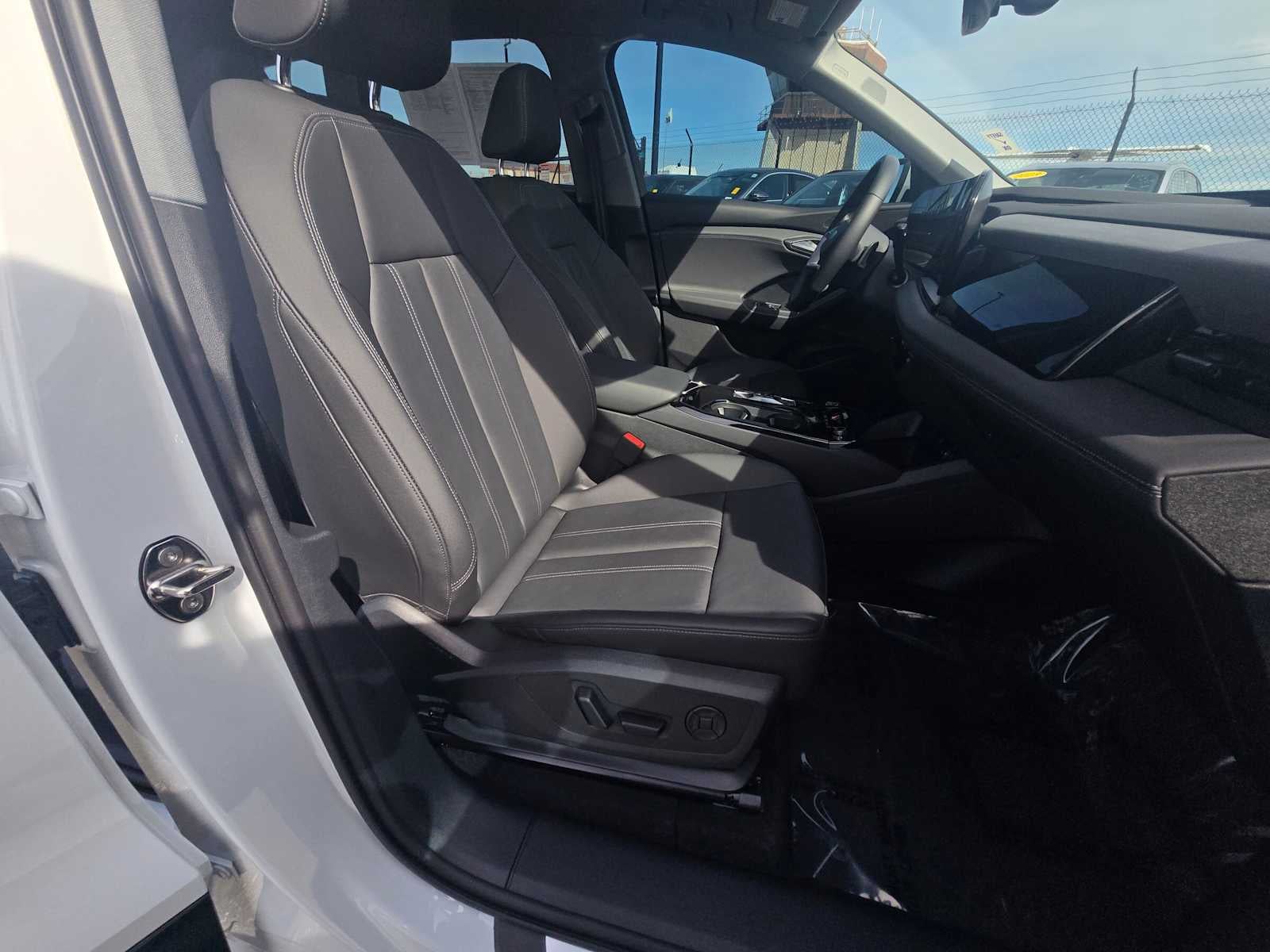 2025 Audi Q6 e-tron Premium Plus