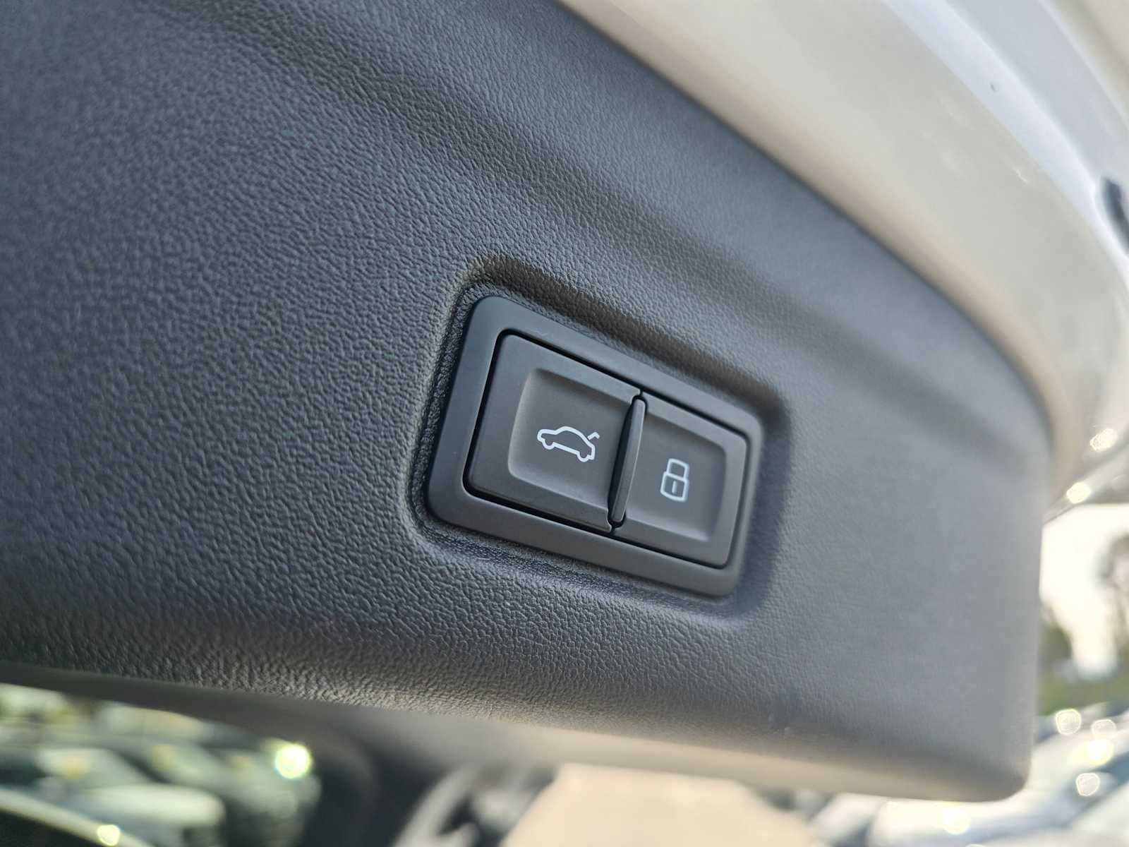 2025 Audi Q6 e-tron Premium Plus