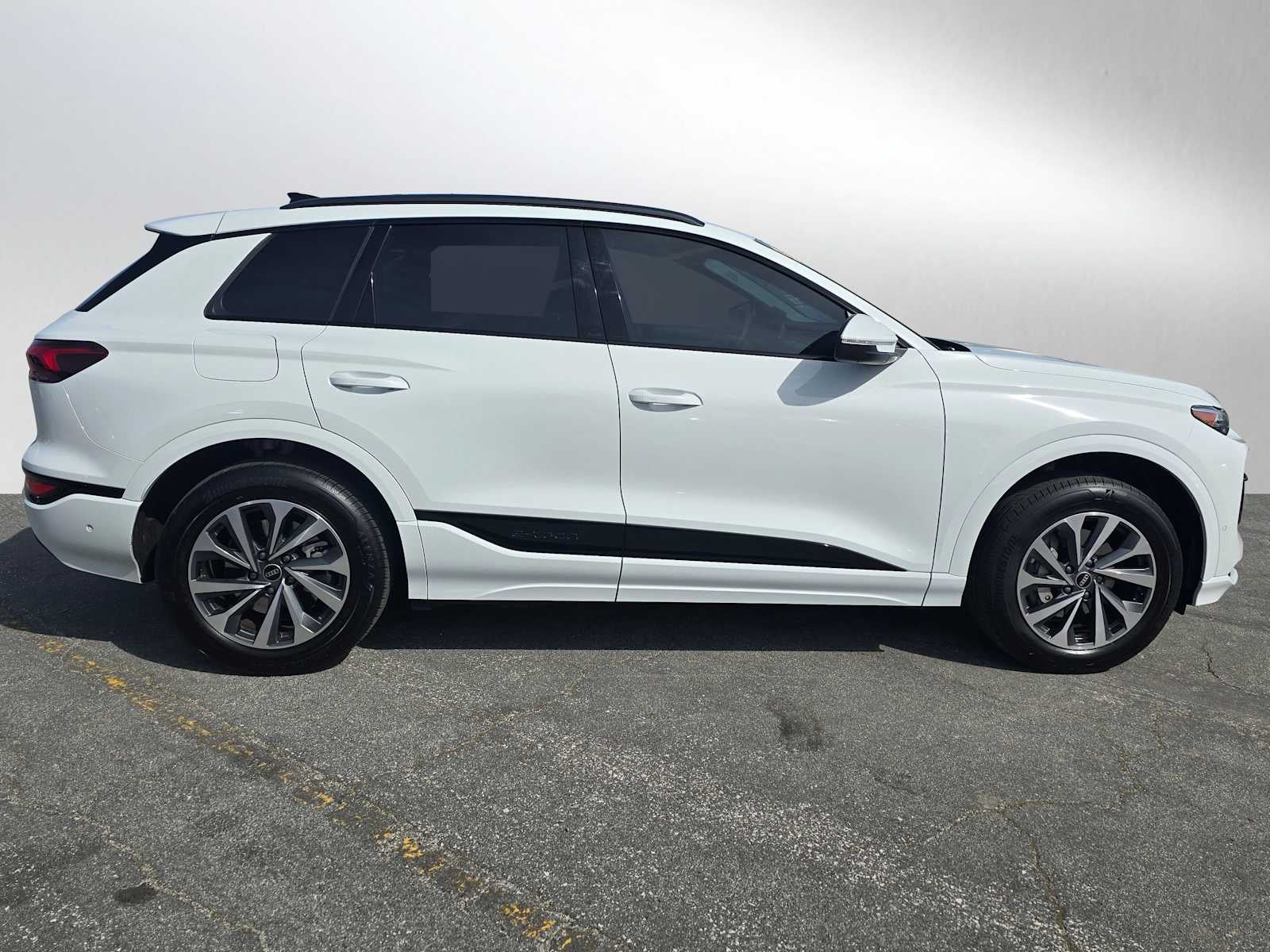 2025 Audi Q6 e-tron Premium Plus
