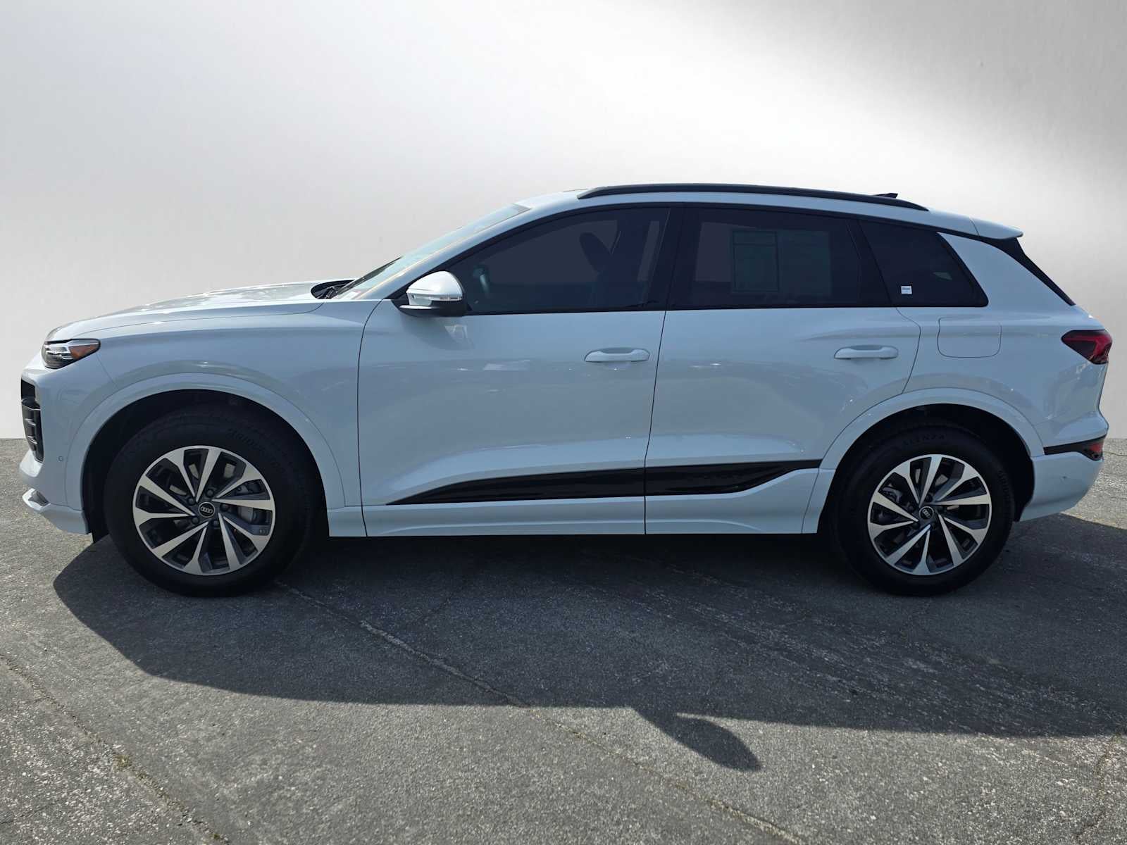2025 Audi Q6 e-tron Premium Plus