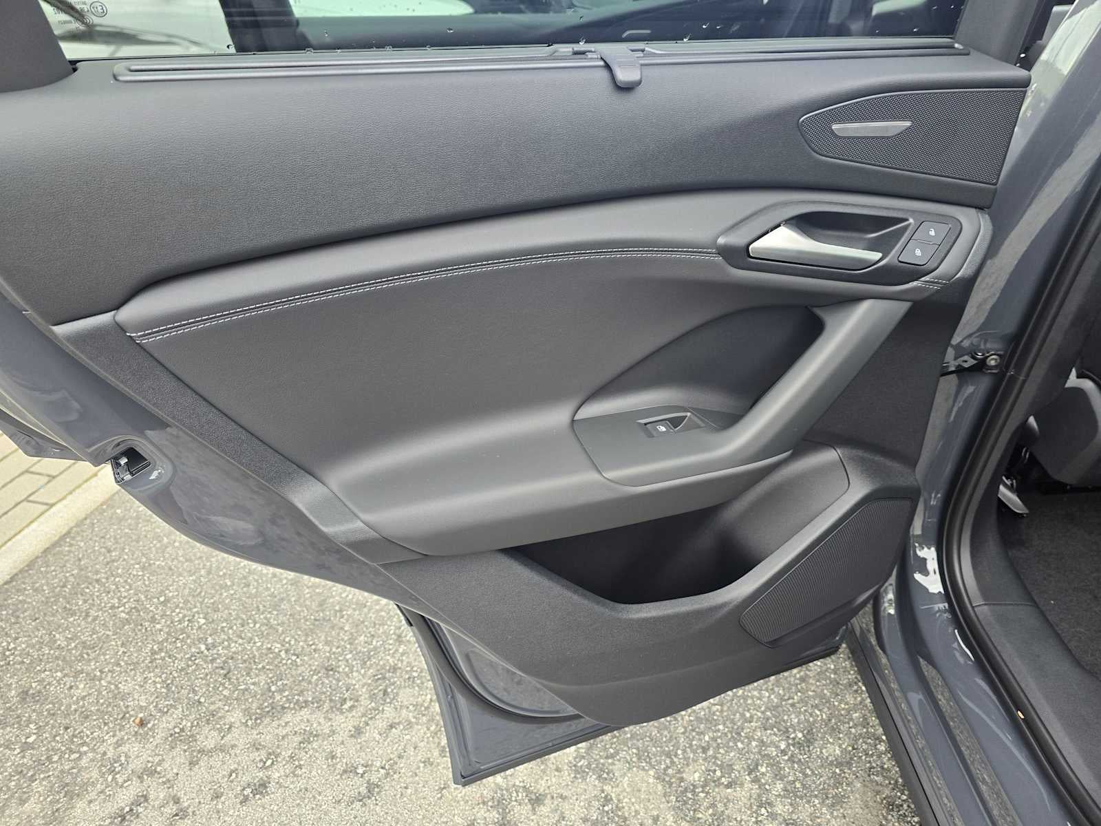 2025 Audi Q6 e-tron Premium Plus