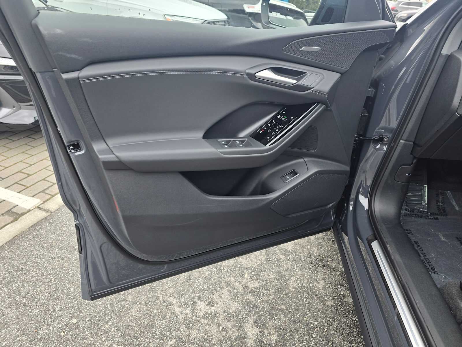 2025 Audi Q6 e-tron Premium Plus