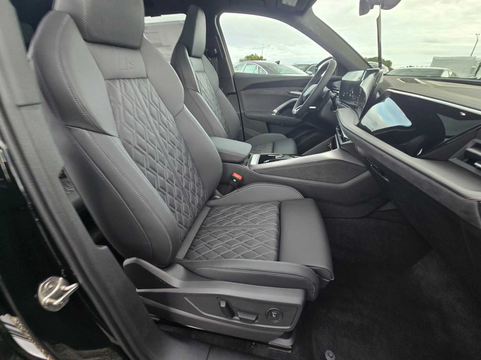 2025 Audi SQ5 Premium Plus