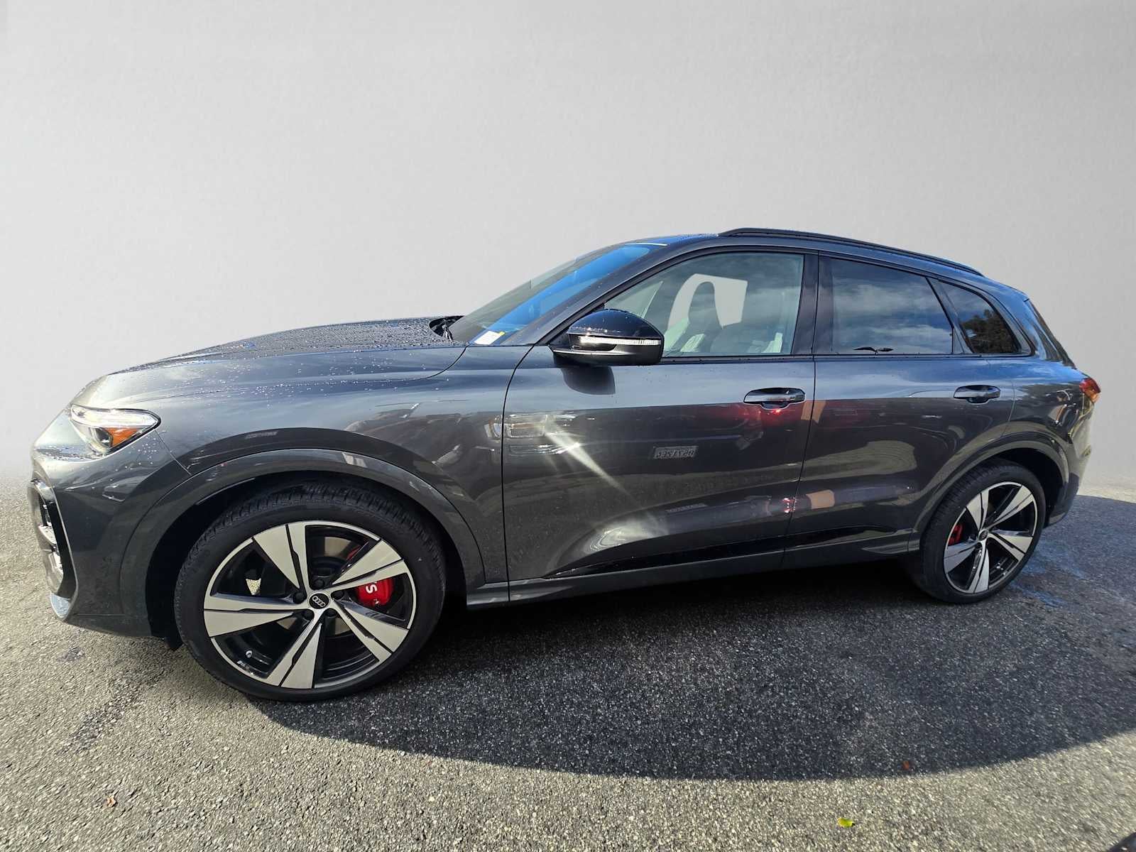 2025 Audi SQ5 Premium Plus