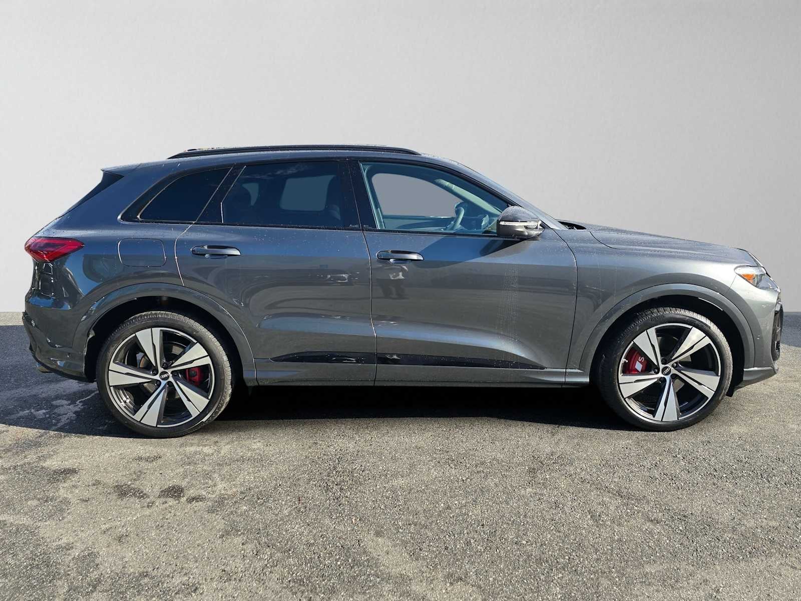 2025 Audi SQ5 Premium Plus