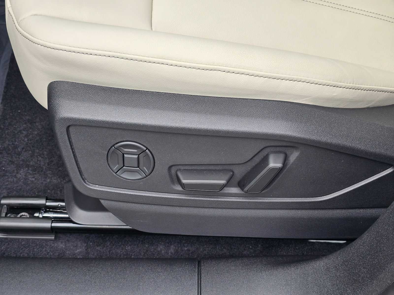 2025 Audi New Q5 Premium Plus