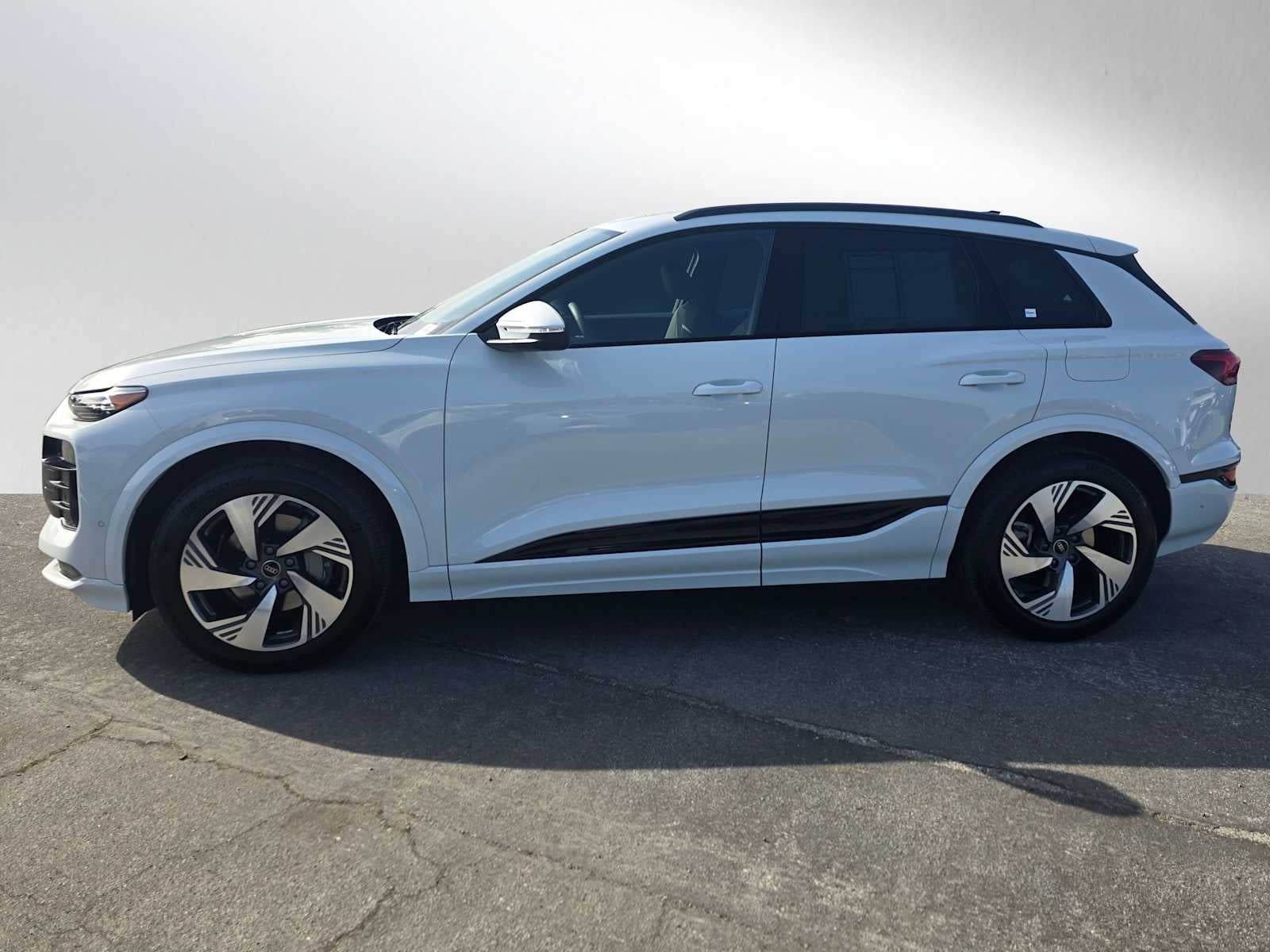 2025 Audi Q6 e-tron Prestige