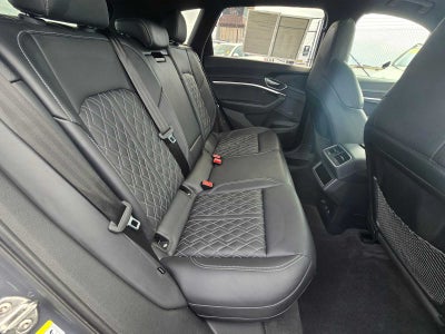2024 Audi SQ8 e-tron Premium Plus
