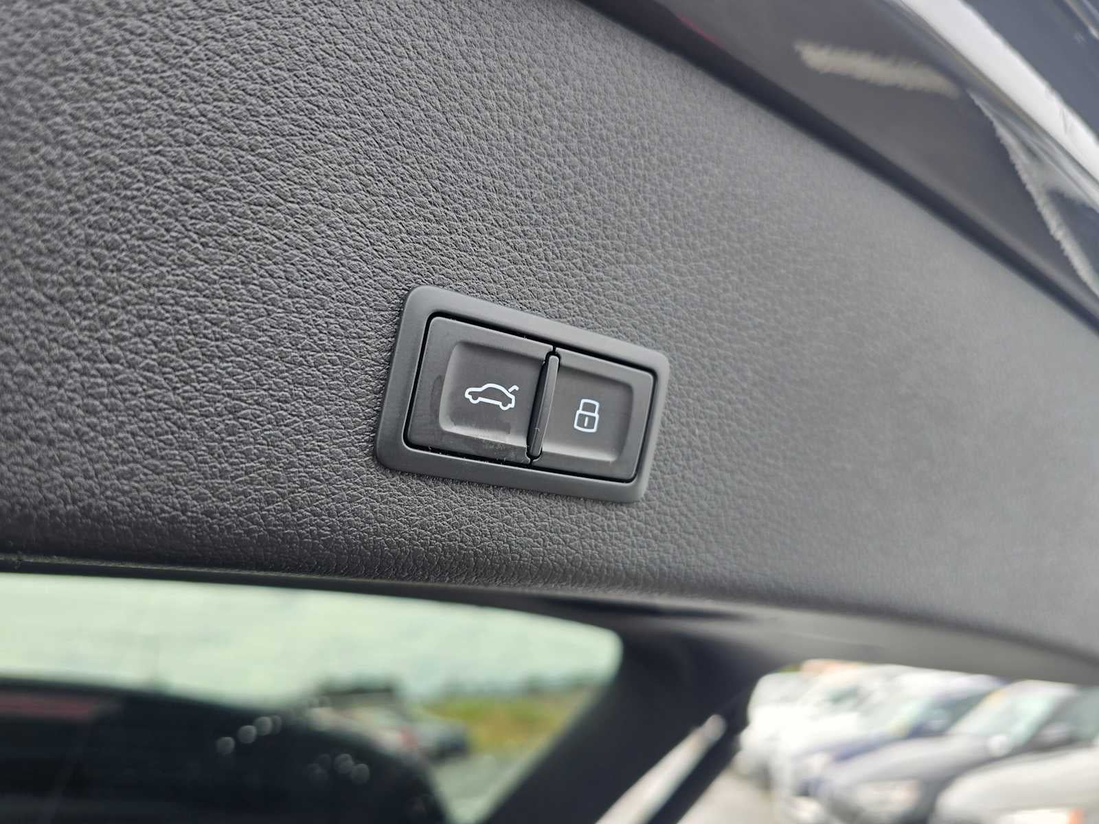 2024 Audi SQ8 e-tron Premium Plus