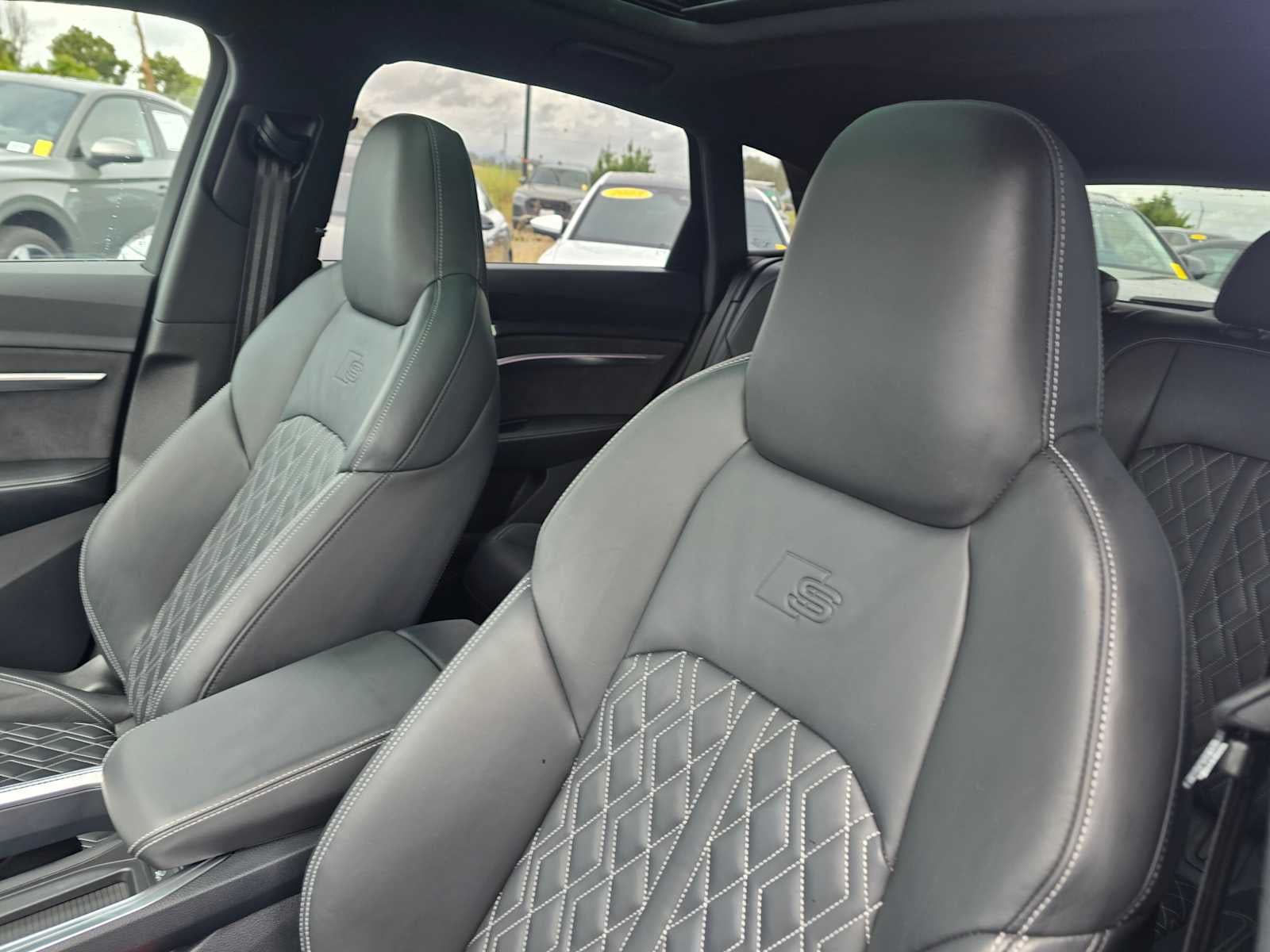 2024 Audi SQ8 e-tron Premium Plus